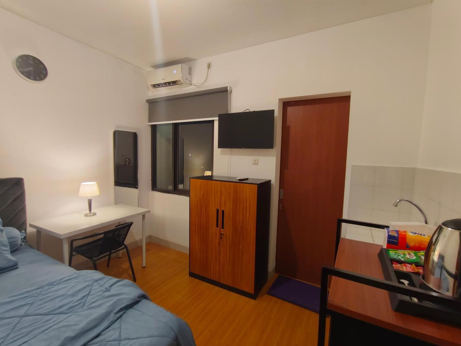 Deluxe Studio