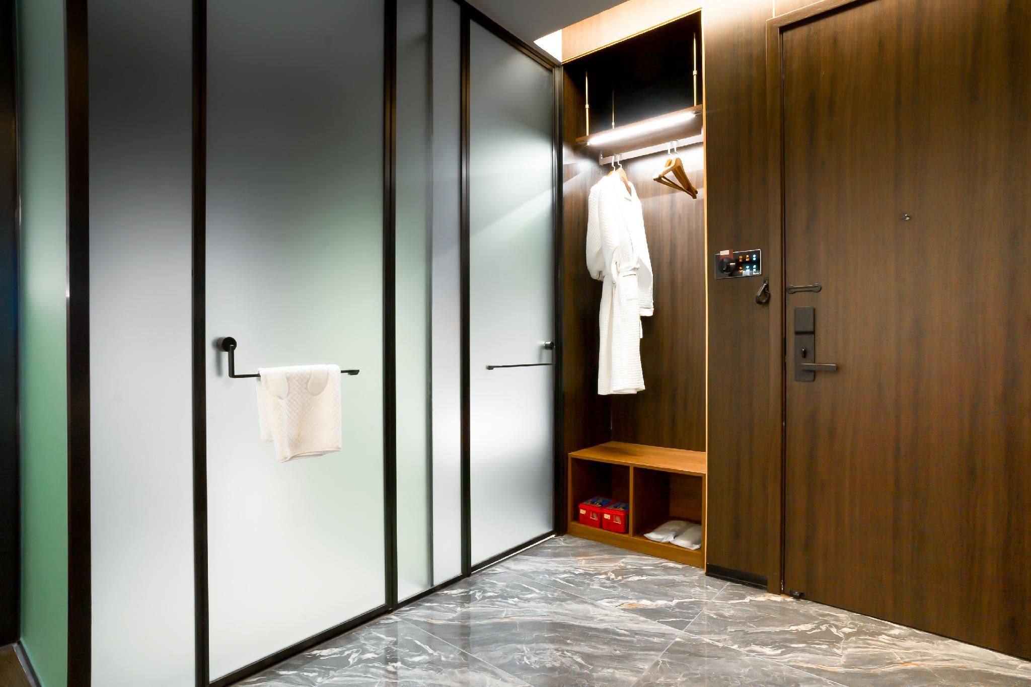 Huafeng Hotel Superior Guest Room, Guest room, 1 King 2