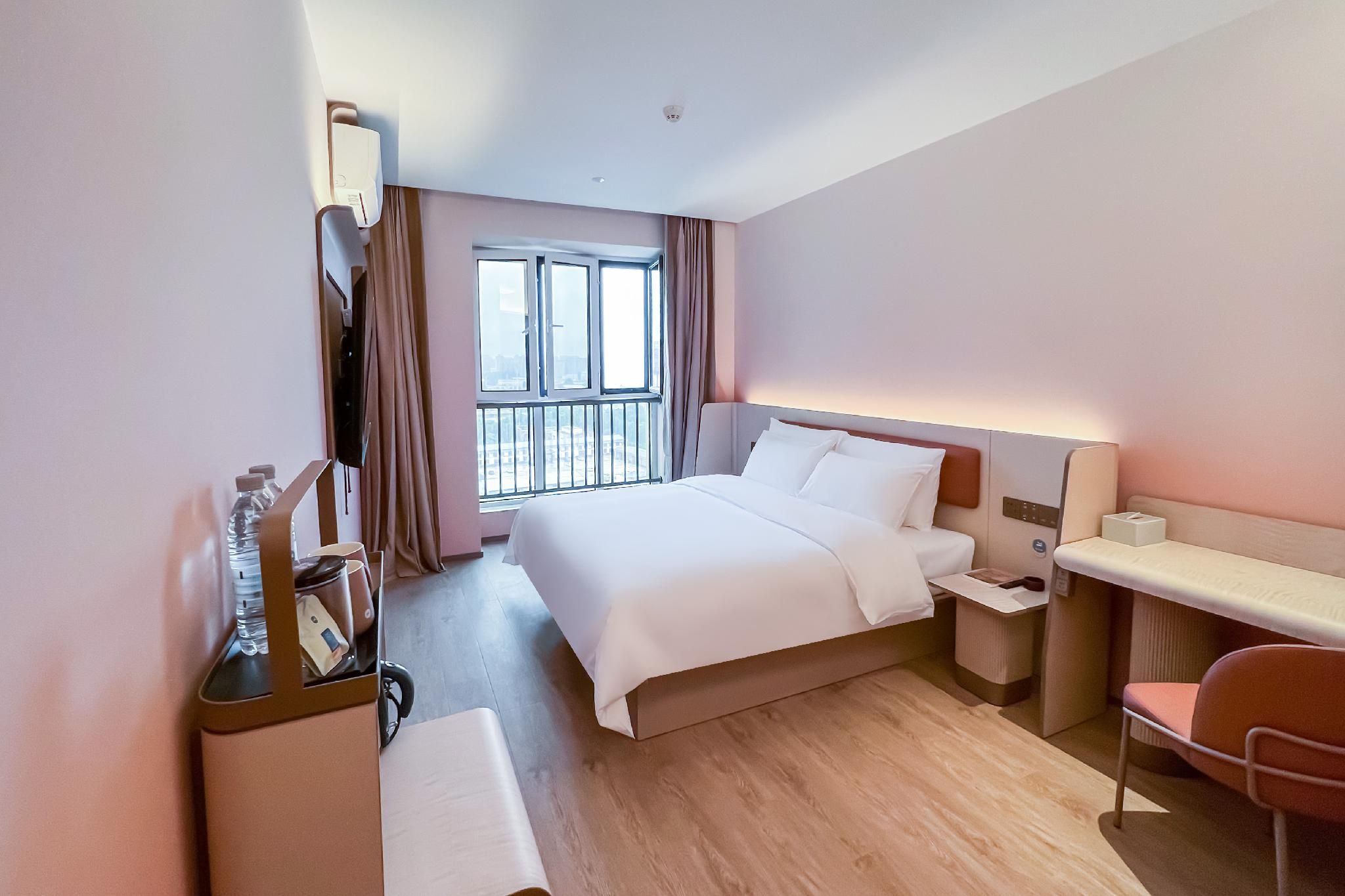 Huazhu - Room With Bed