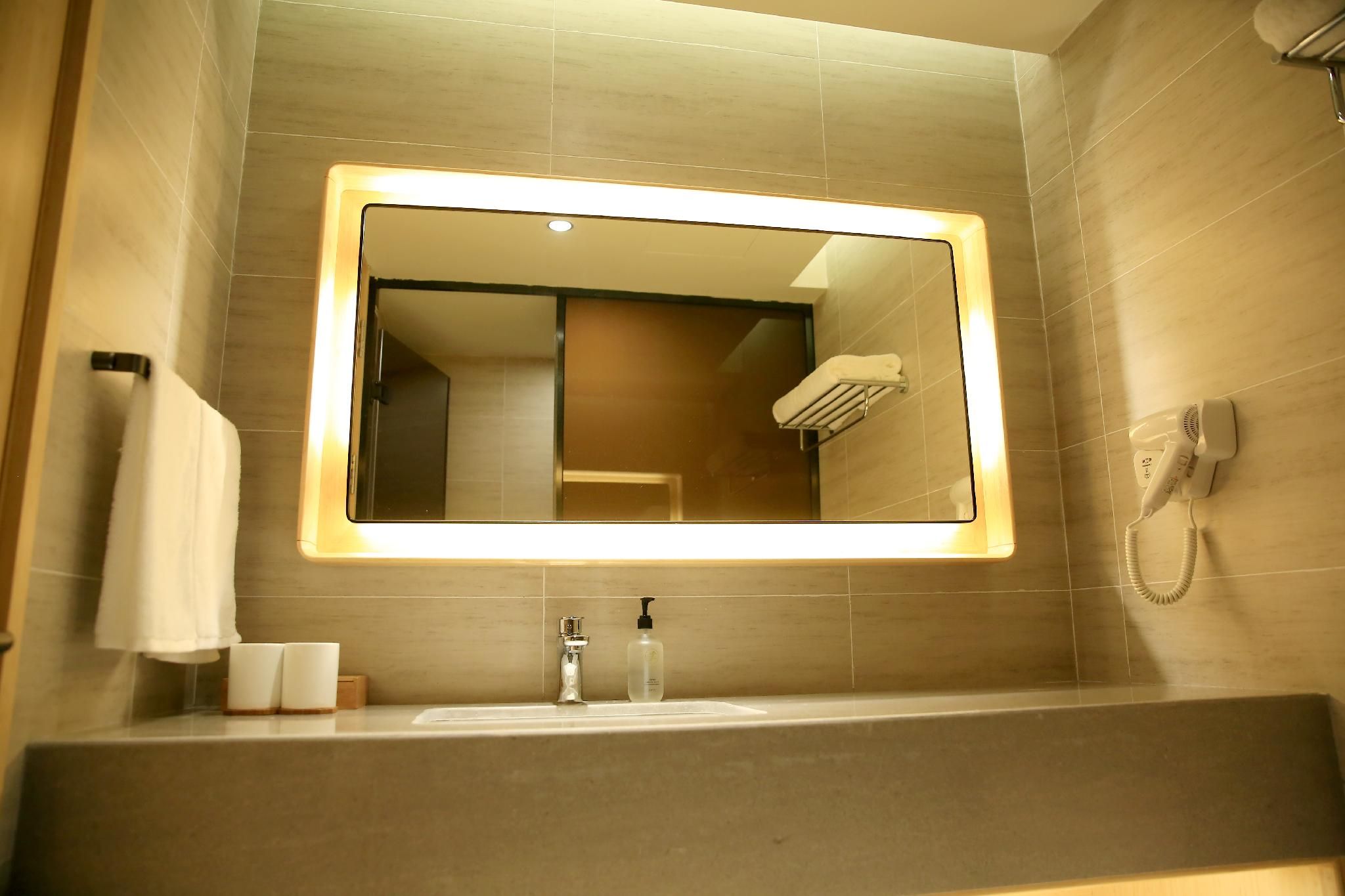 Twin Business Room