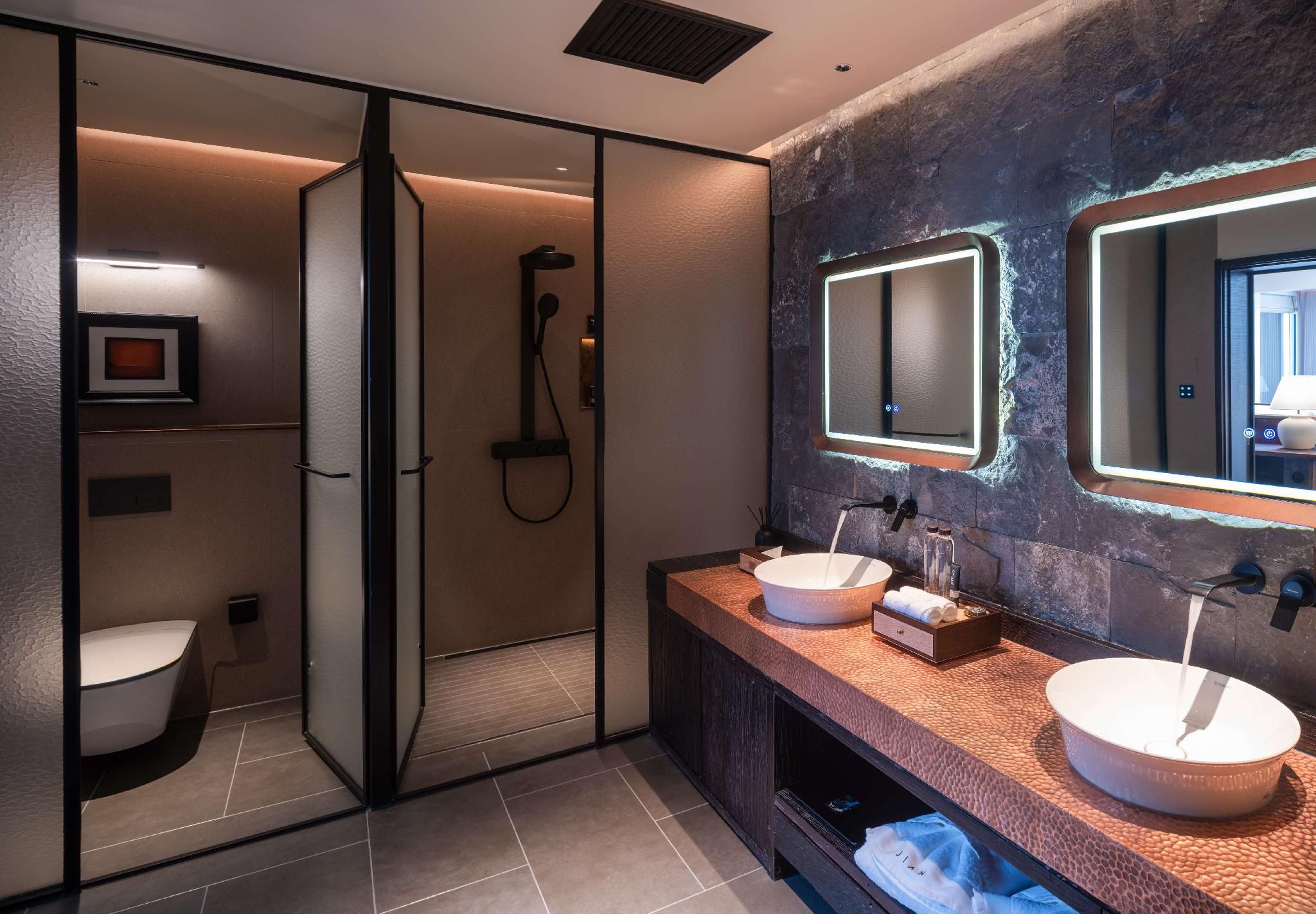 Twin Suite