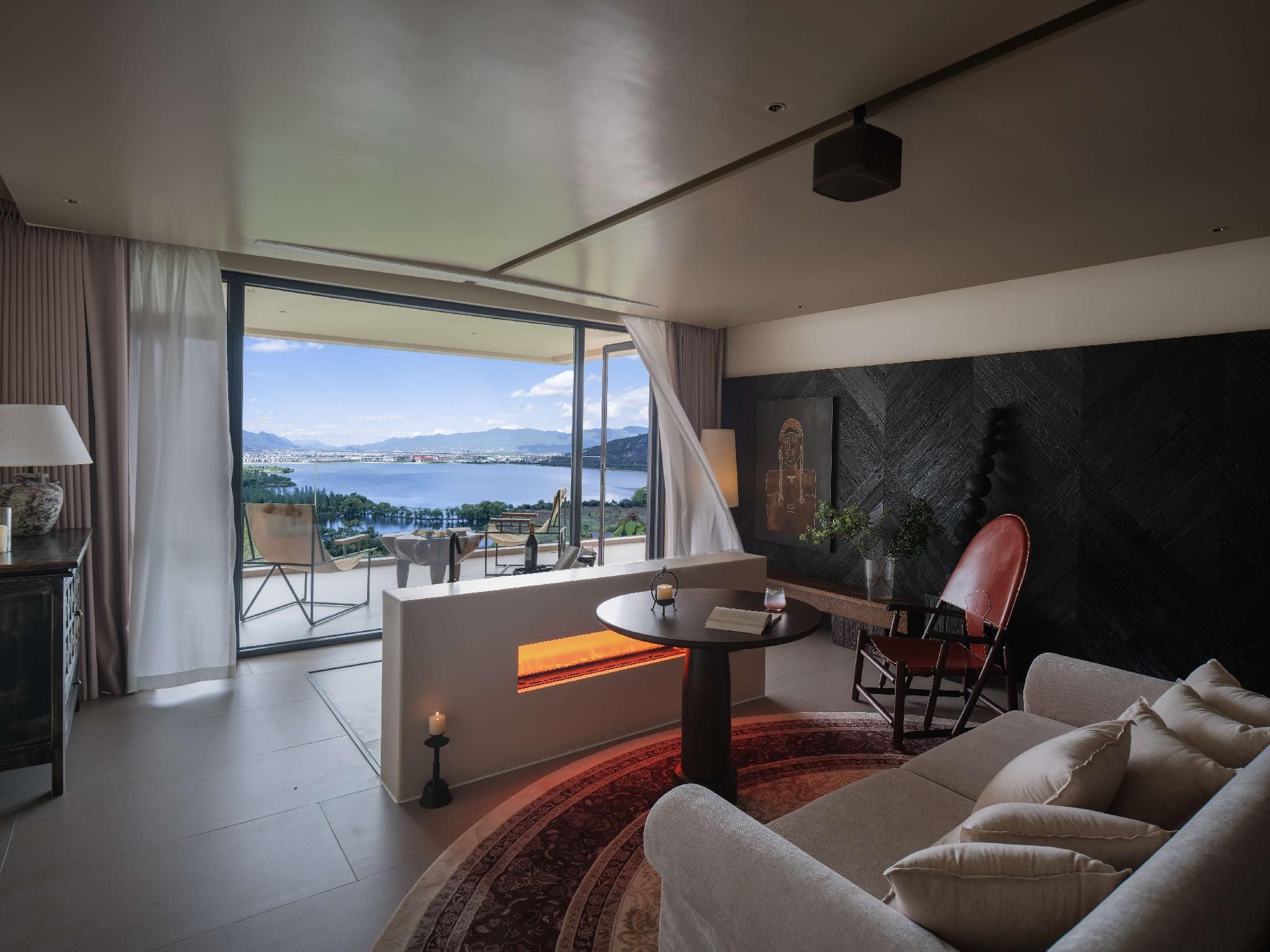 Larger Guest room, 1 King