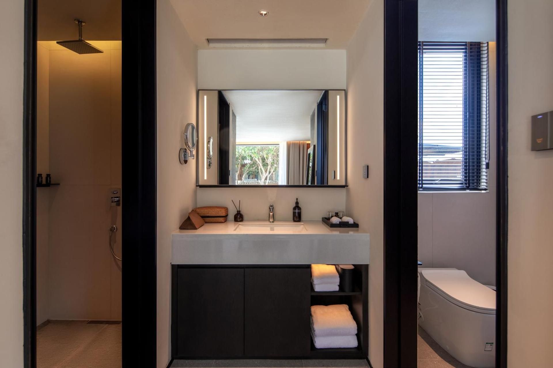 Twin Room with View