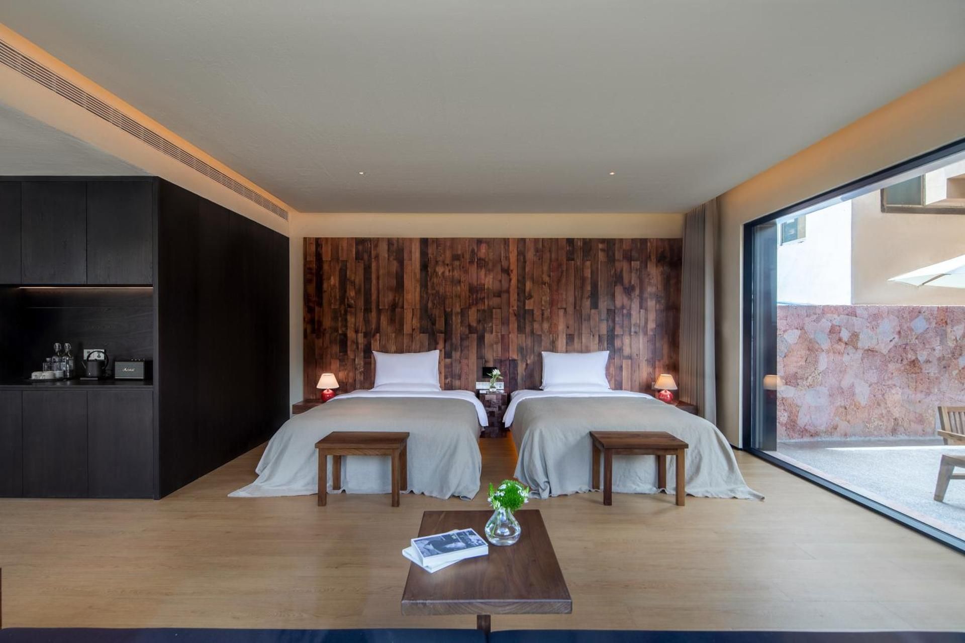 Twin Room with View