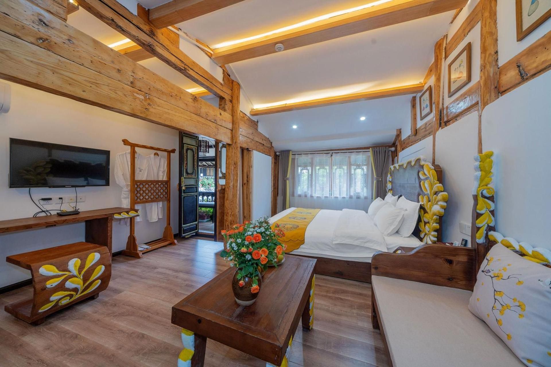 Deluxe Queen Room