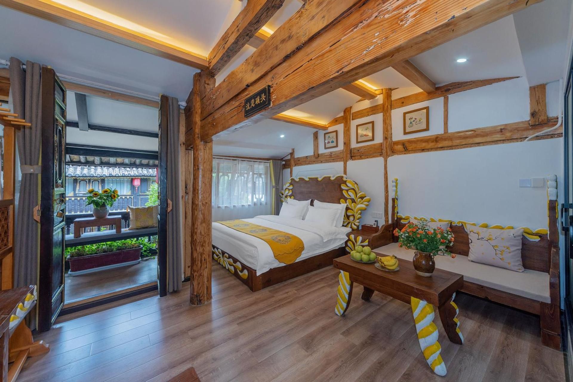 Deluxe Queen Room