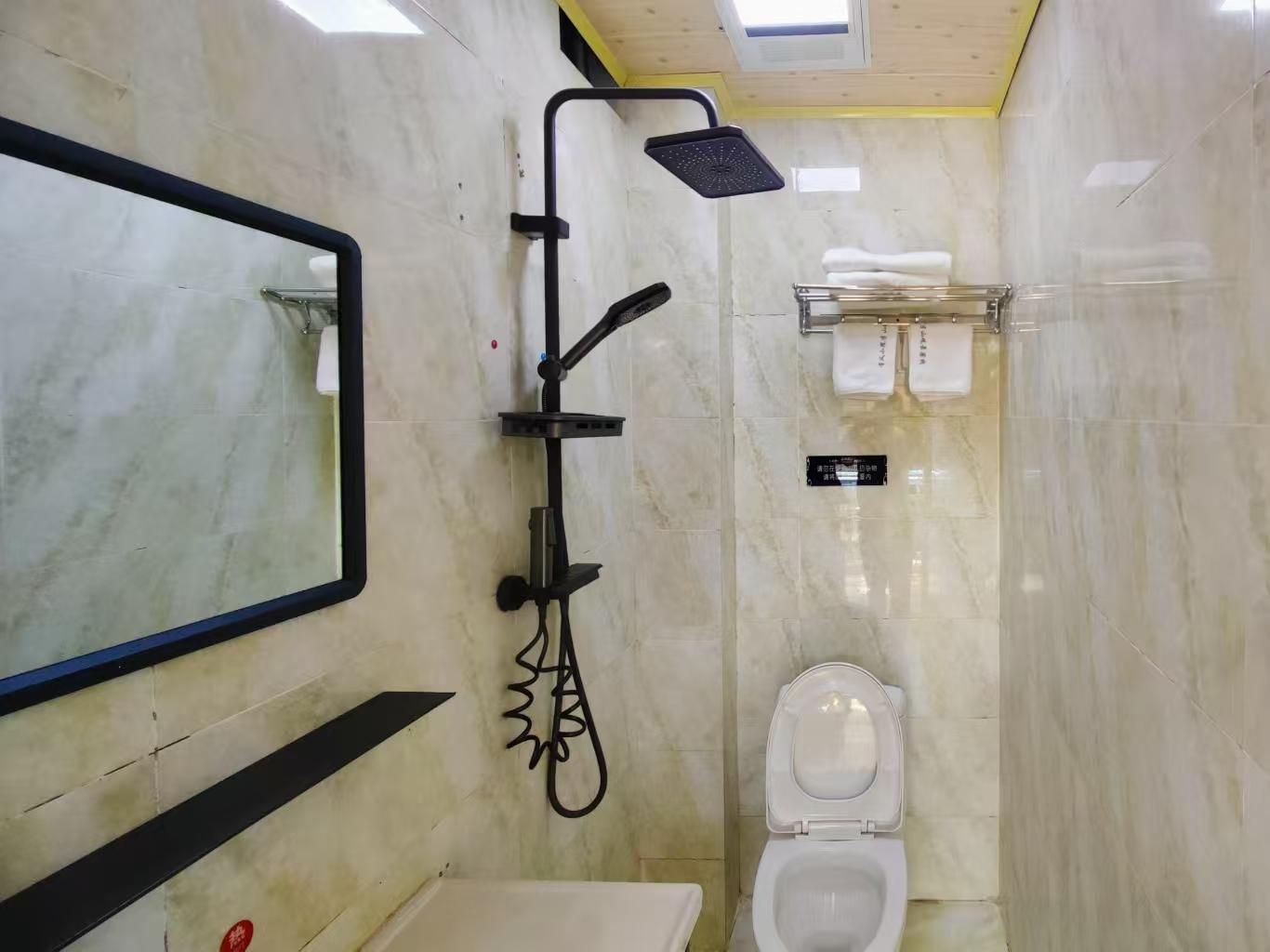 Single Room with Shower - Smoking