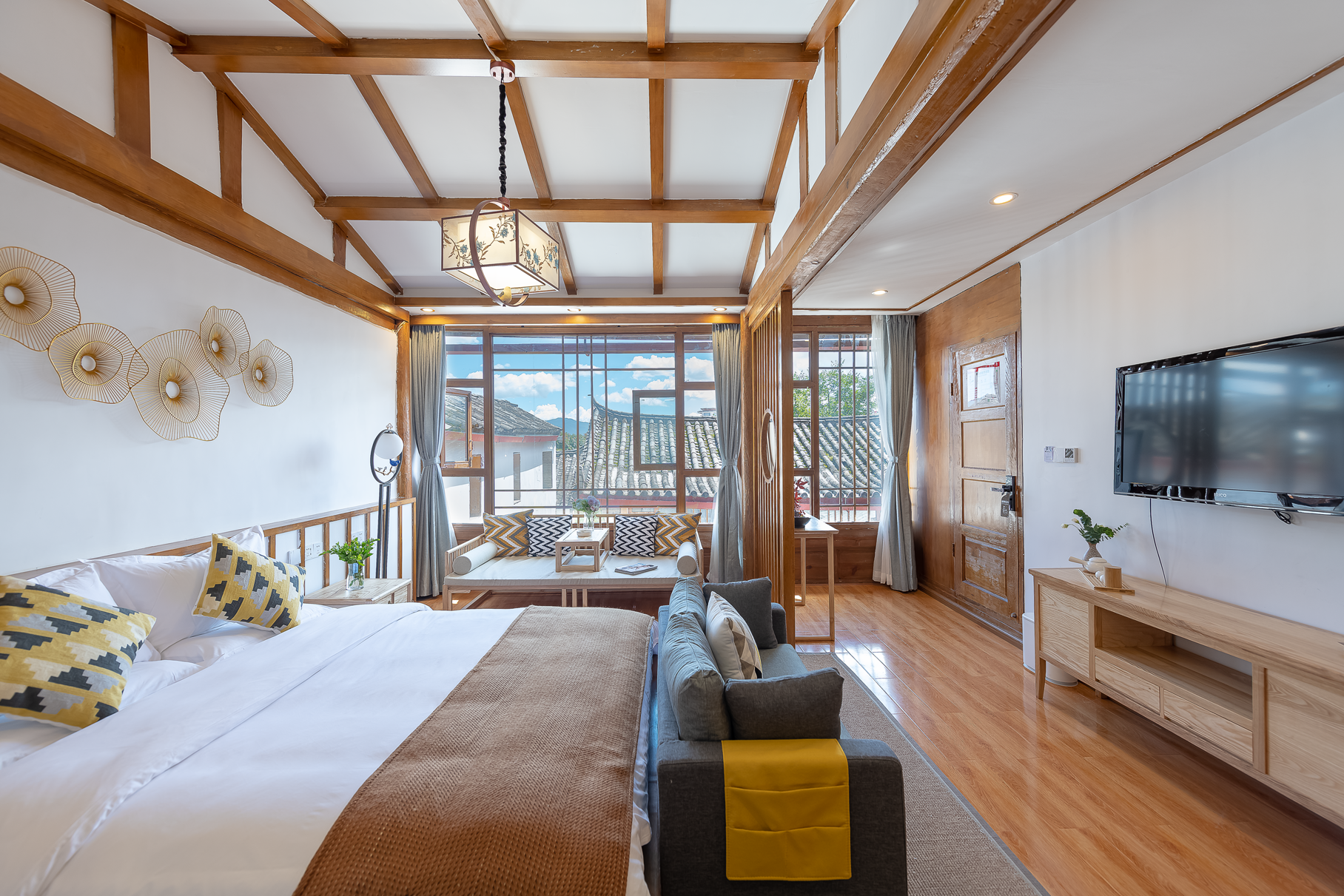 Deluxe Room Queen