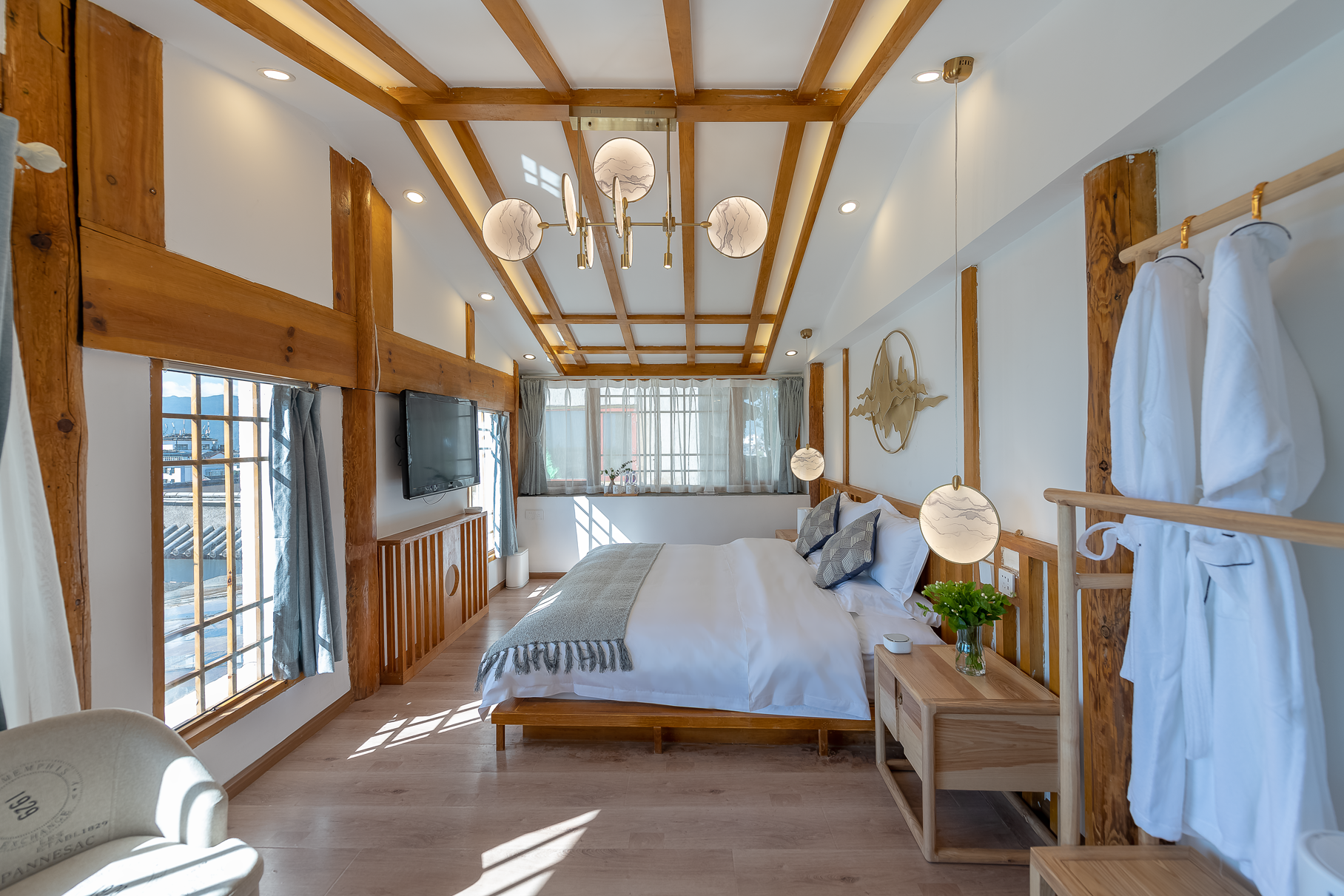 Queen Room with View