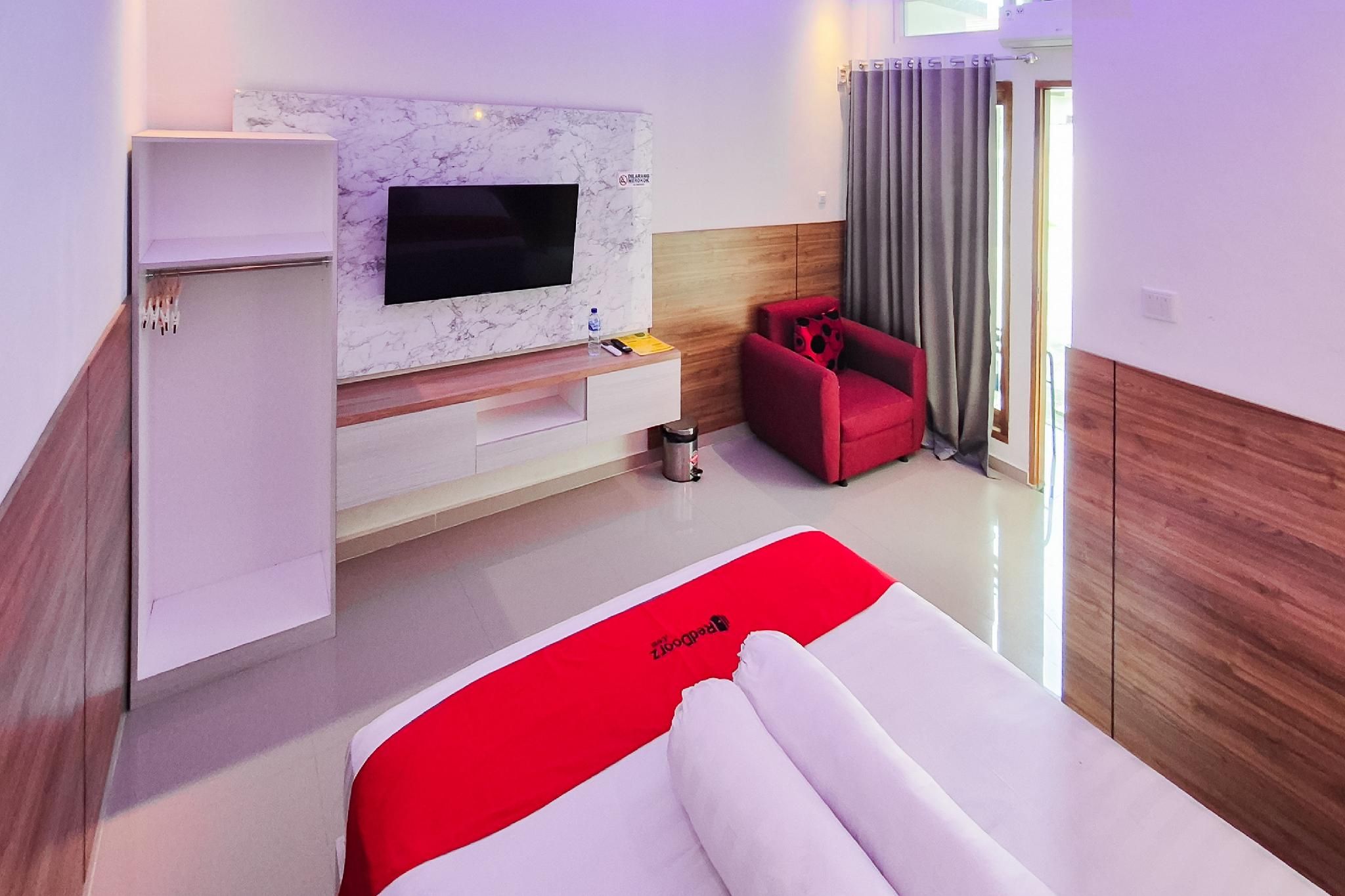 RedDoorz near Mutiara SIS Al Jufrie Airport Palu 3 Standard Room 3
