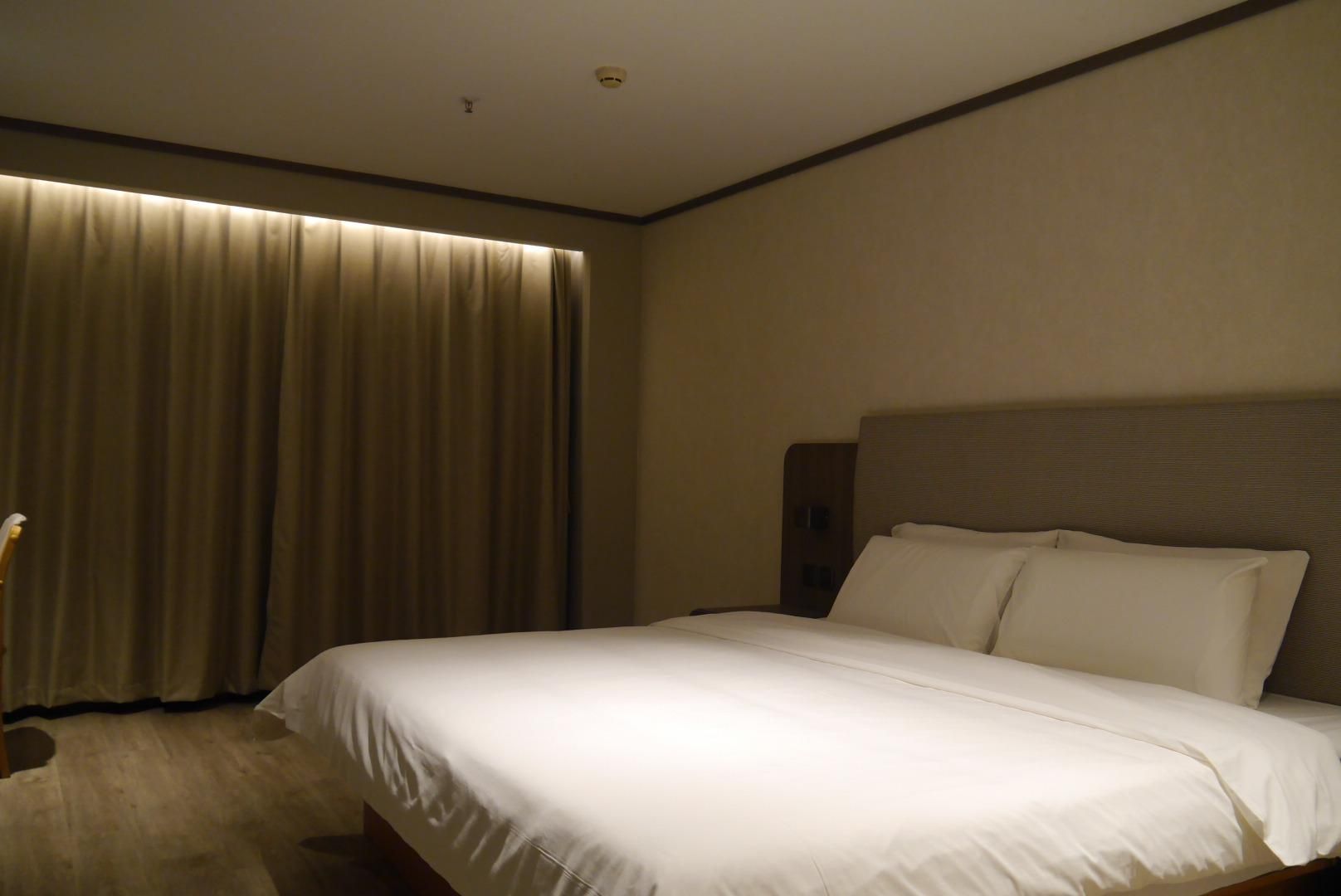 Huazhu - Superior T Bed Room