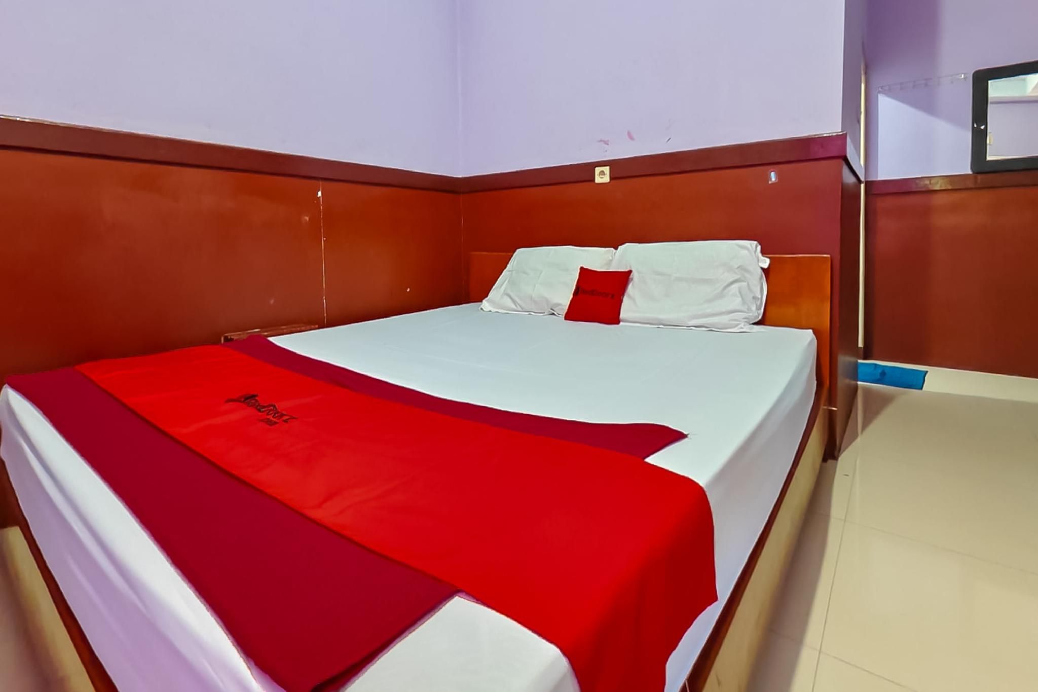 RedDoorz near Kopeng Salatiga Standard Room