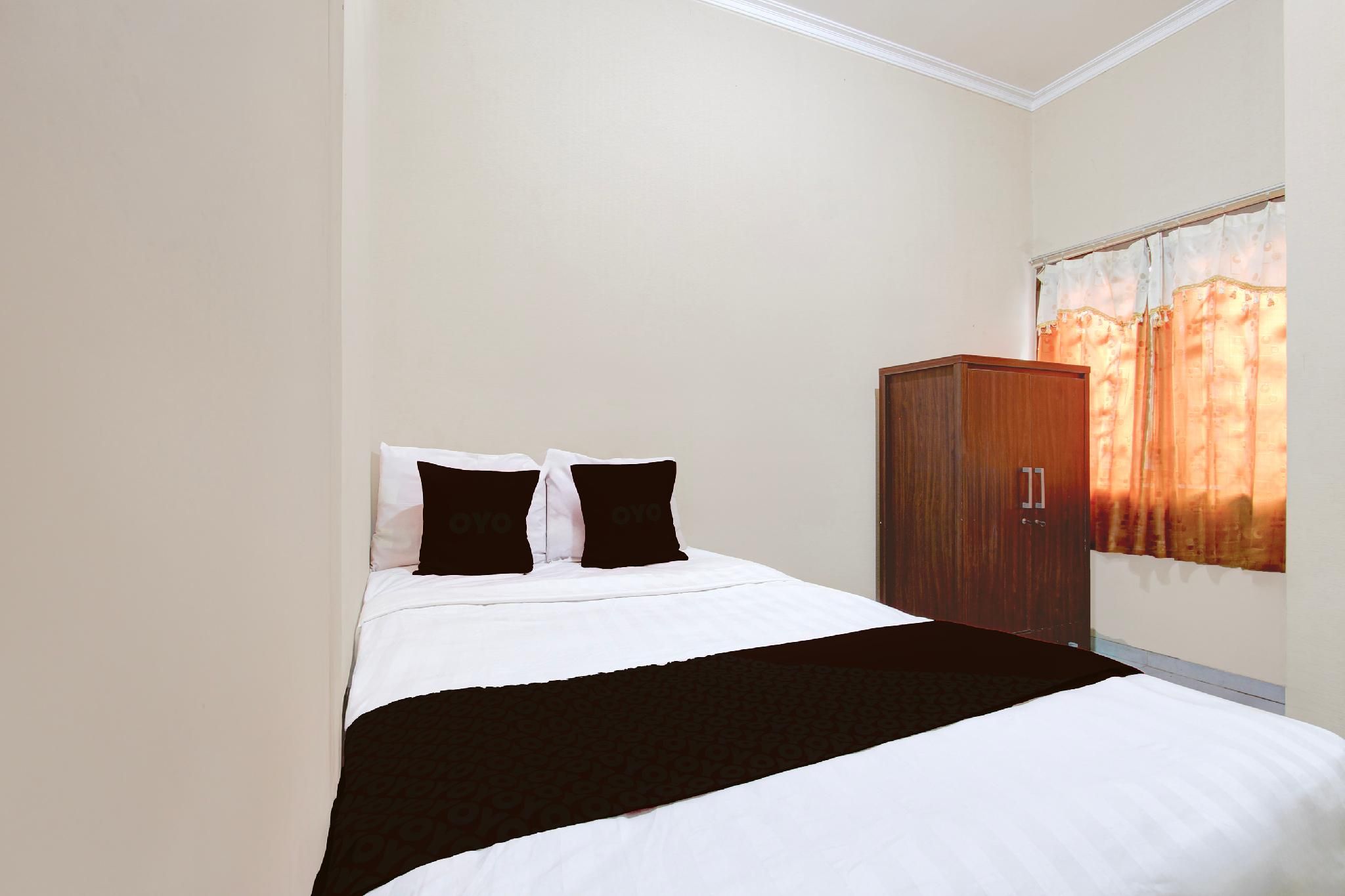 OYO 94717 Homestay Ka Villa Syariah Standard Double