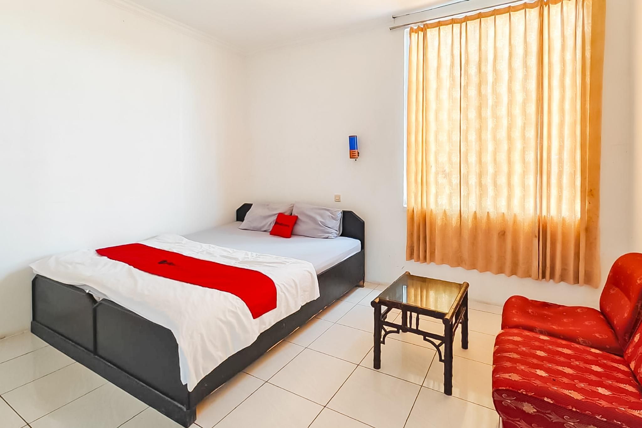 RedDoorz near Treetop Adventure Kopeng Standard Room 2