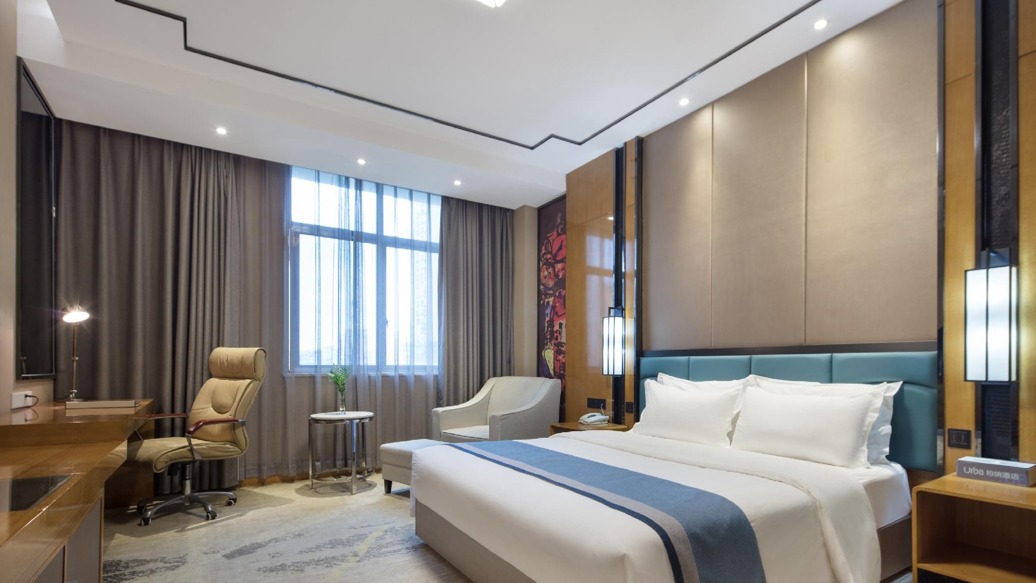 Room with Queen Bed