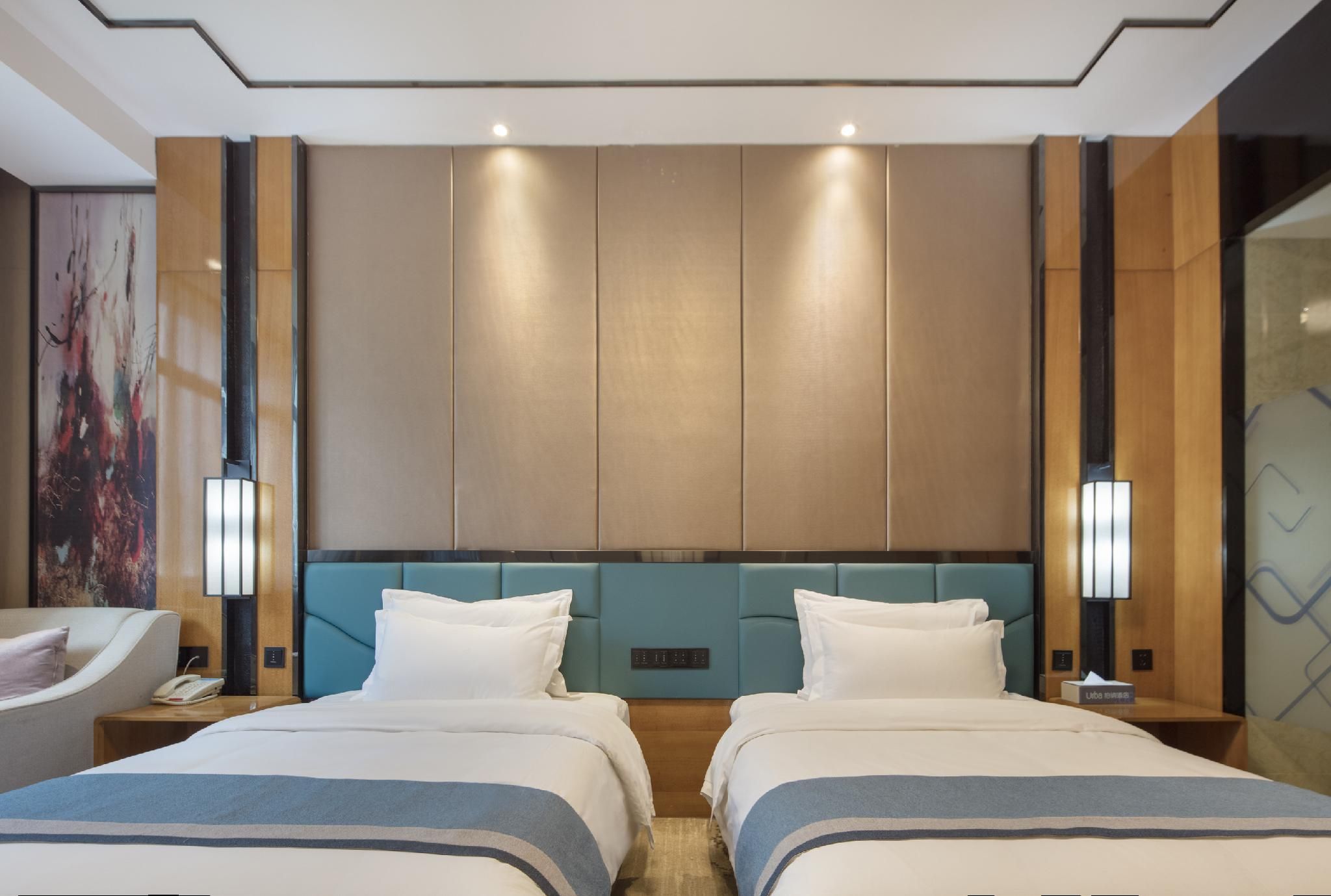 Round Bed Room