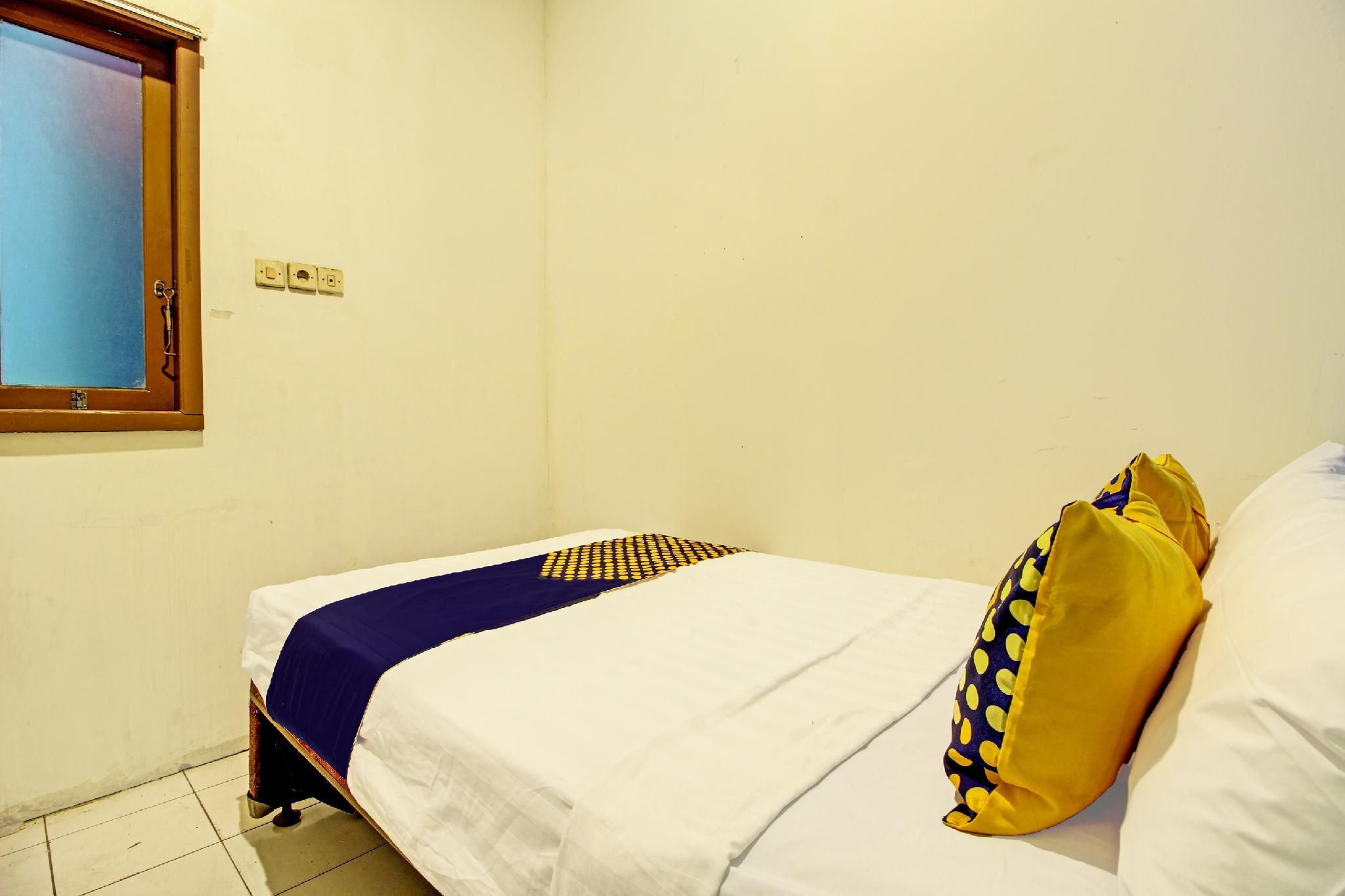 Dancenter Pacar Guesthouse Spot On Double Room 3