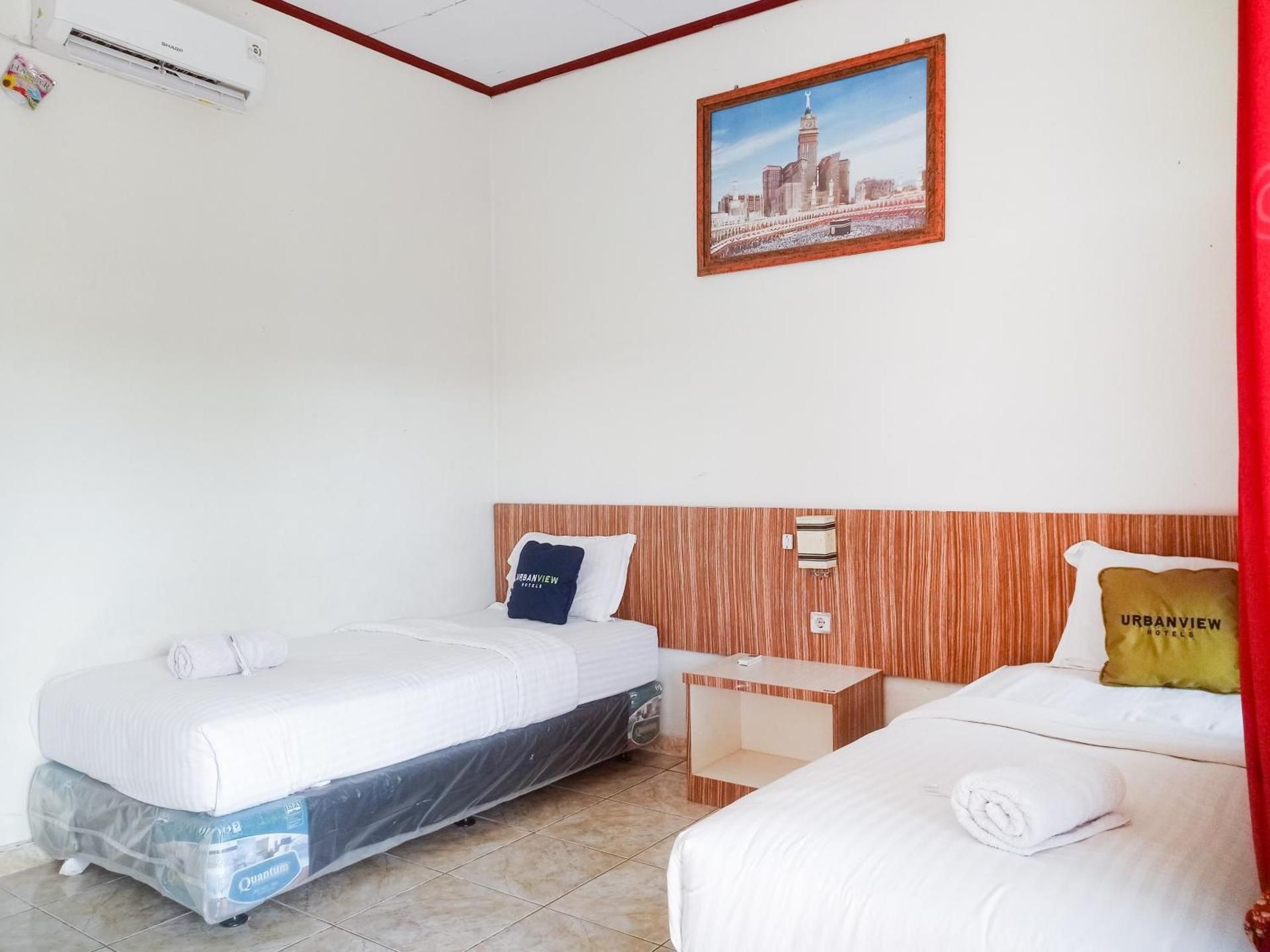 Urbanview Hotel Sindu Syariah Bengkulu Twin Room 3