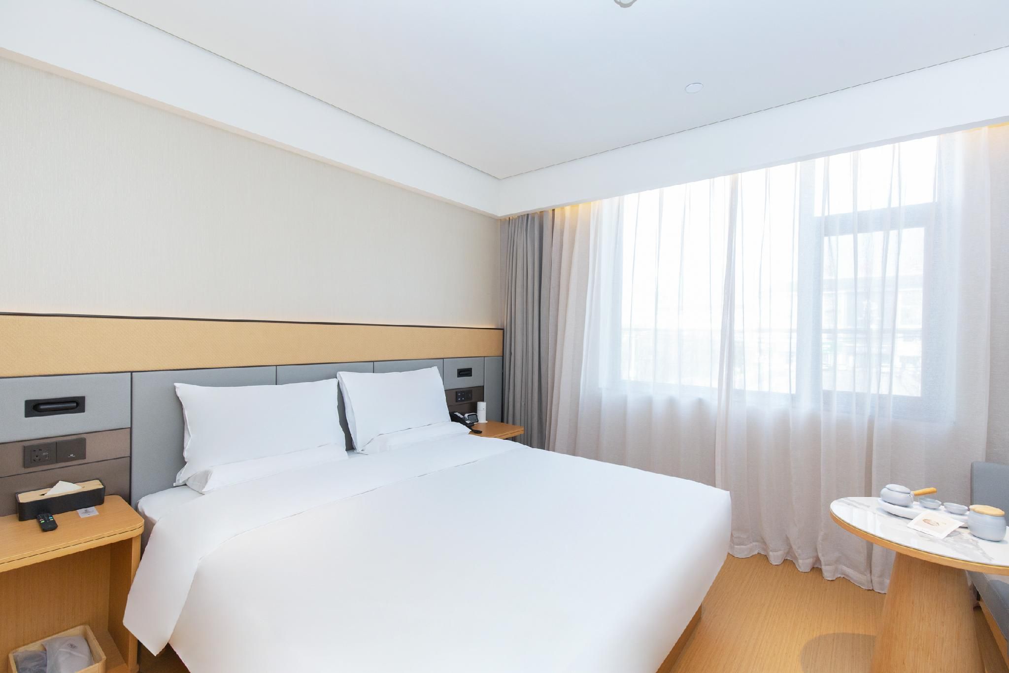 Huazhu - Superior T Bed Room