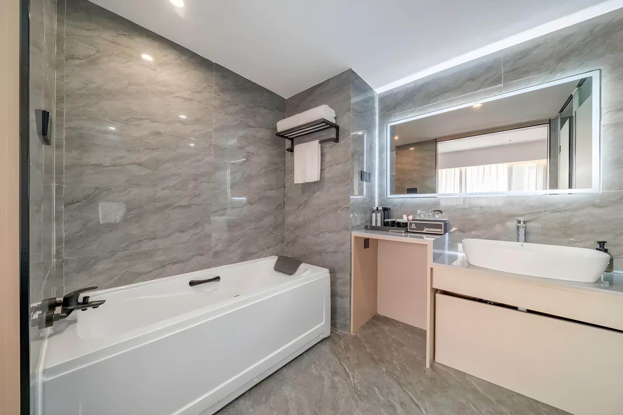 F01 Double Room, Queen Size Bed