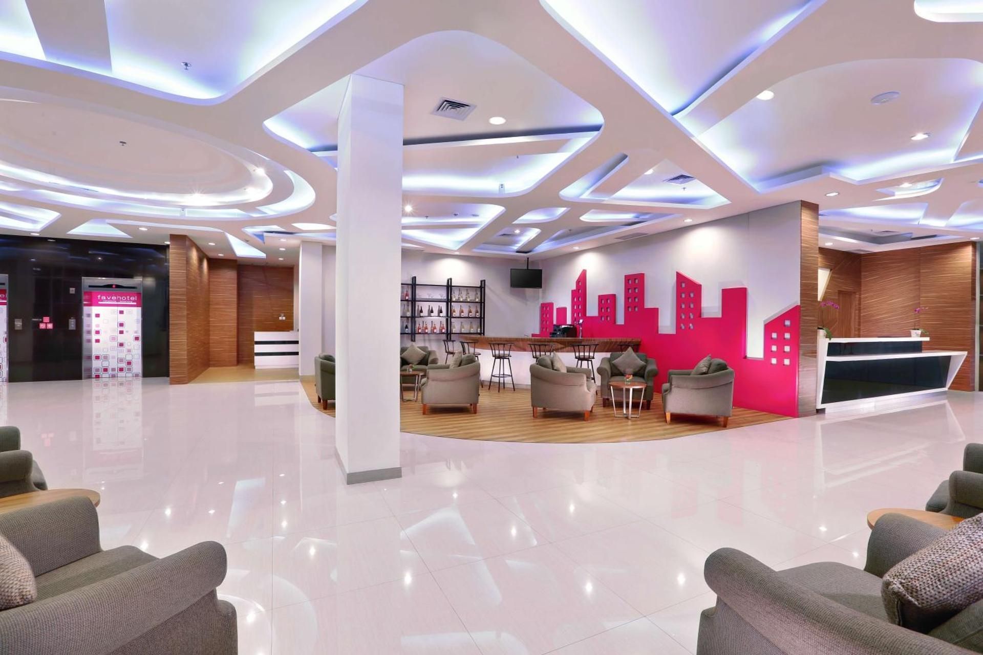 shared lounge/tv area