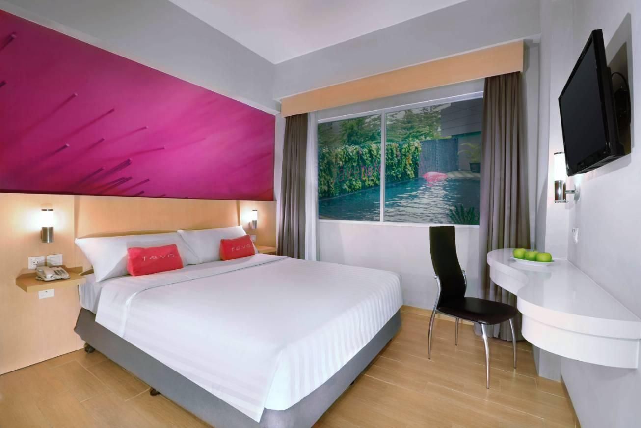Favehotel Jababeka Cikarang Standard Pool View 2