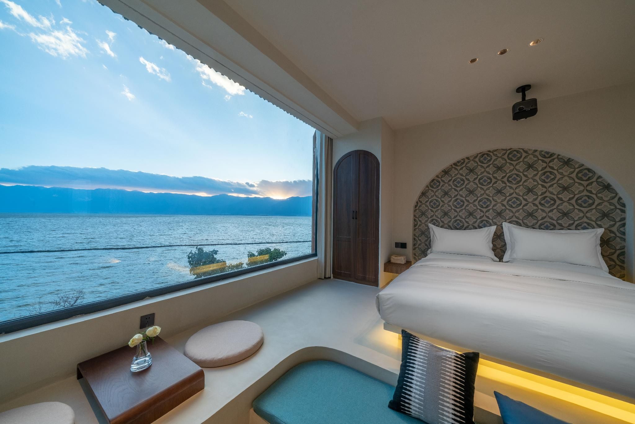 King Room for 2 People - Non-Smoking