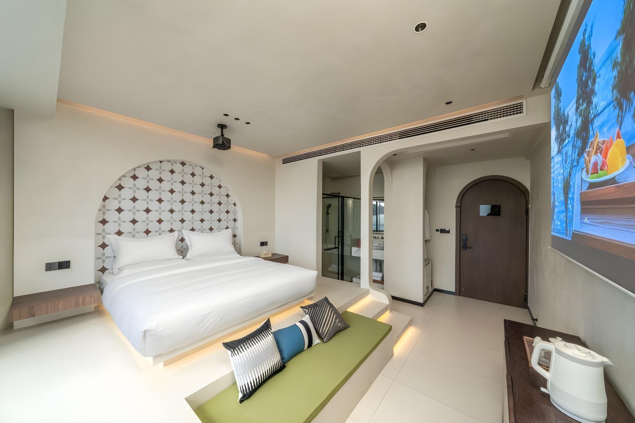 Ocean View Queen Room with Balcony
