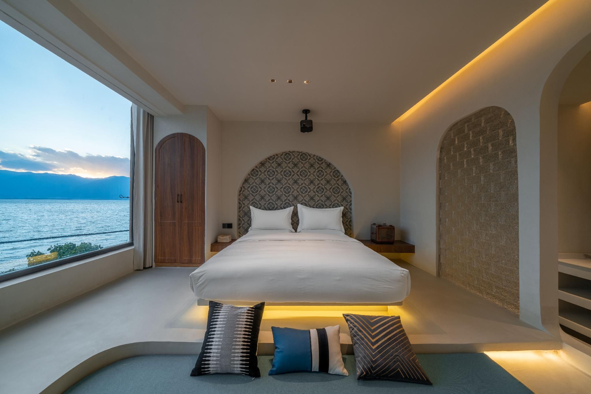 King Room for 2 People - Non-Smoking