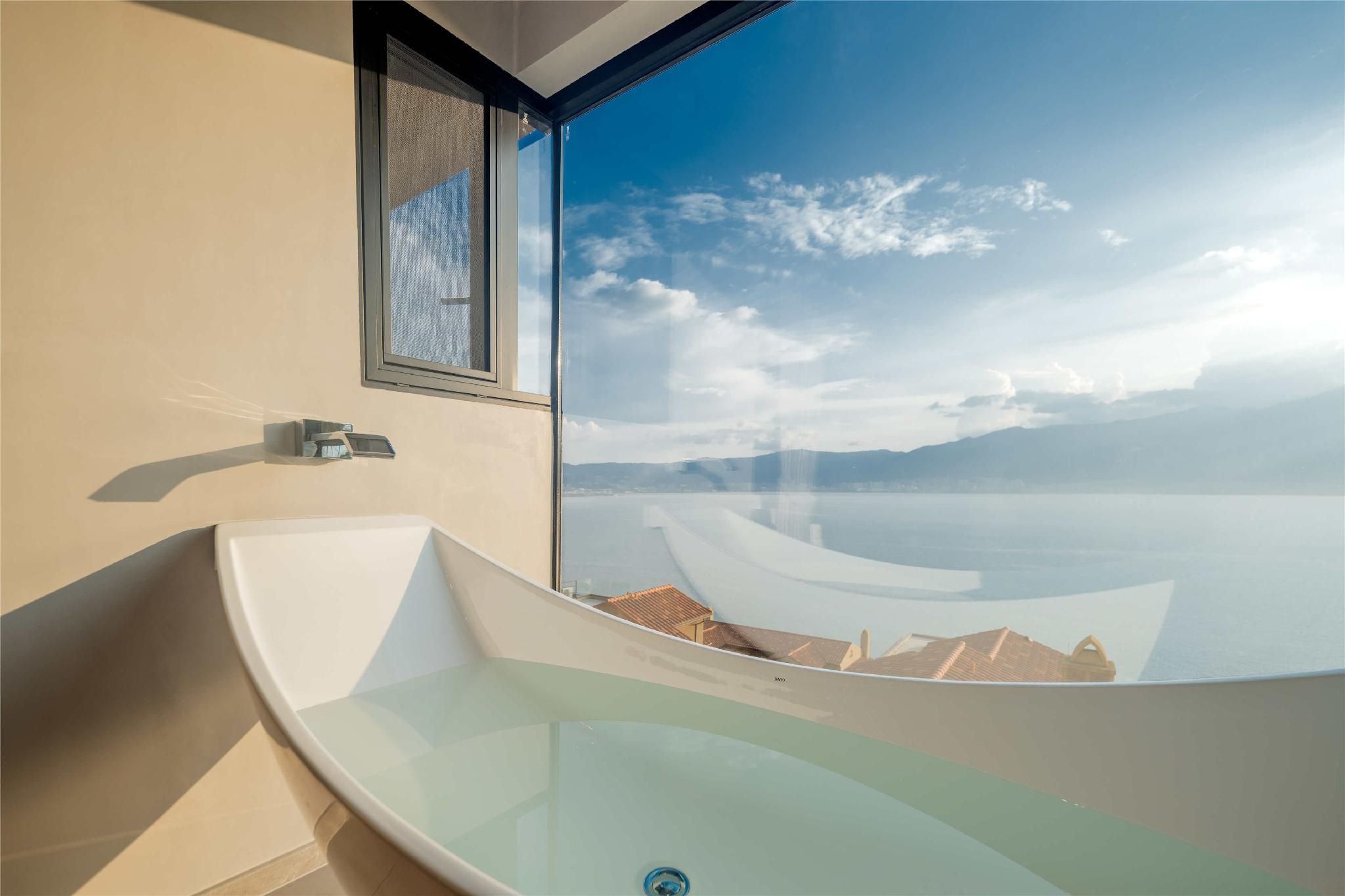 Luxe Queen Room