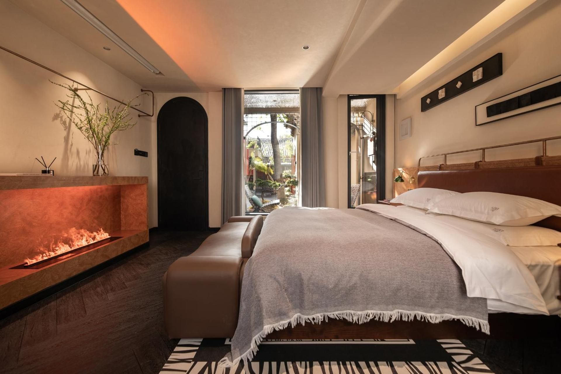 Queen Room with Garden View