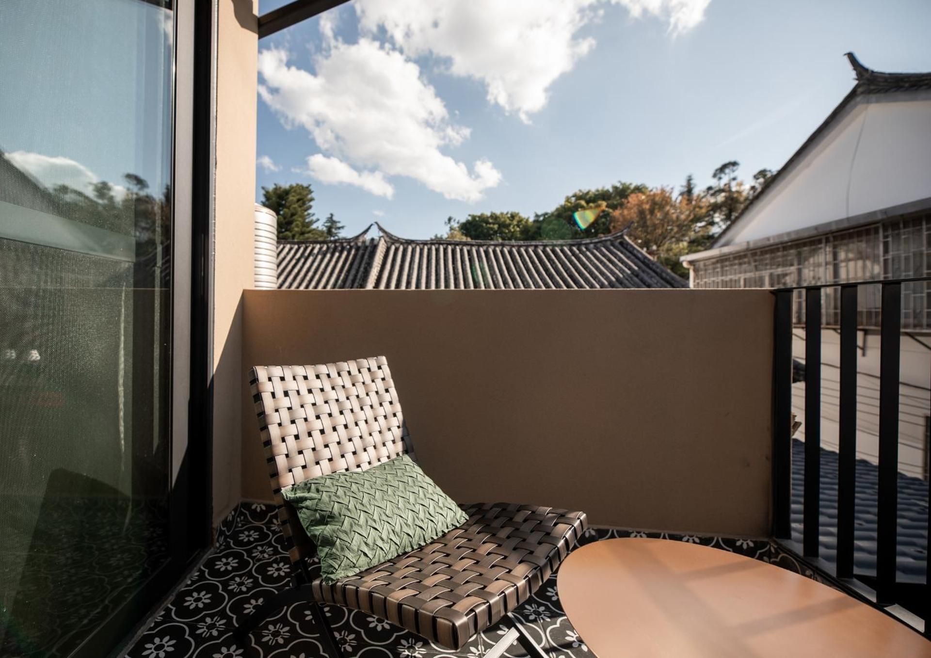 Suite with Mountain View