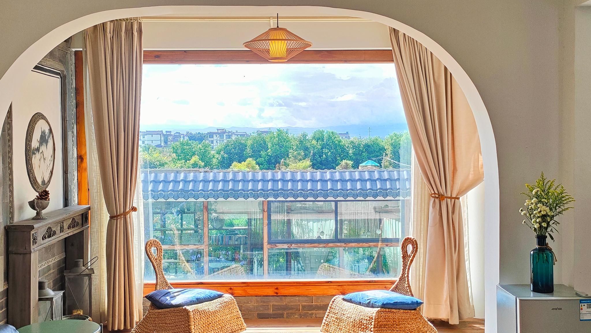 Mountain View King Room