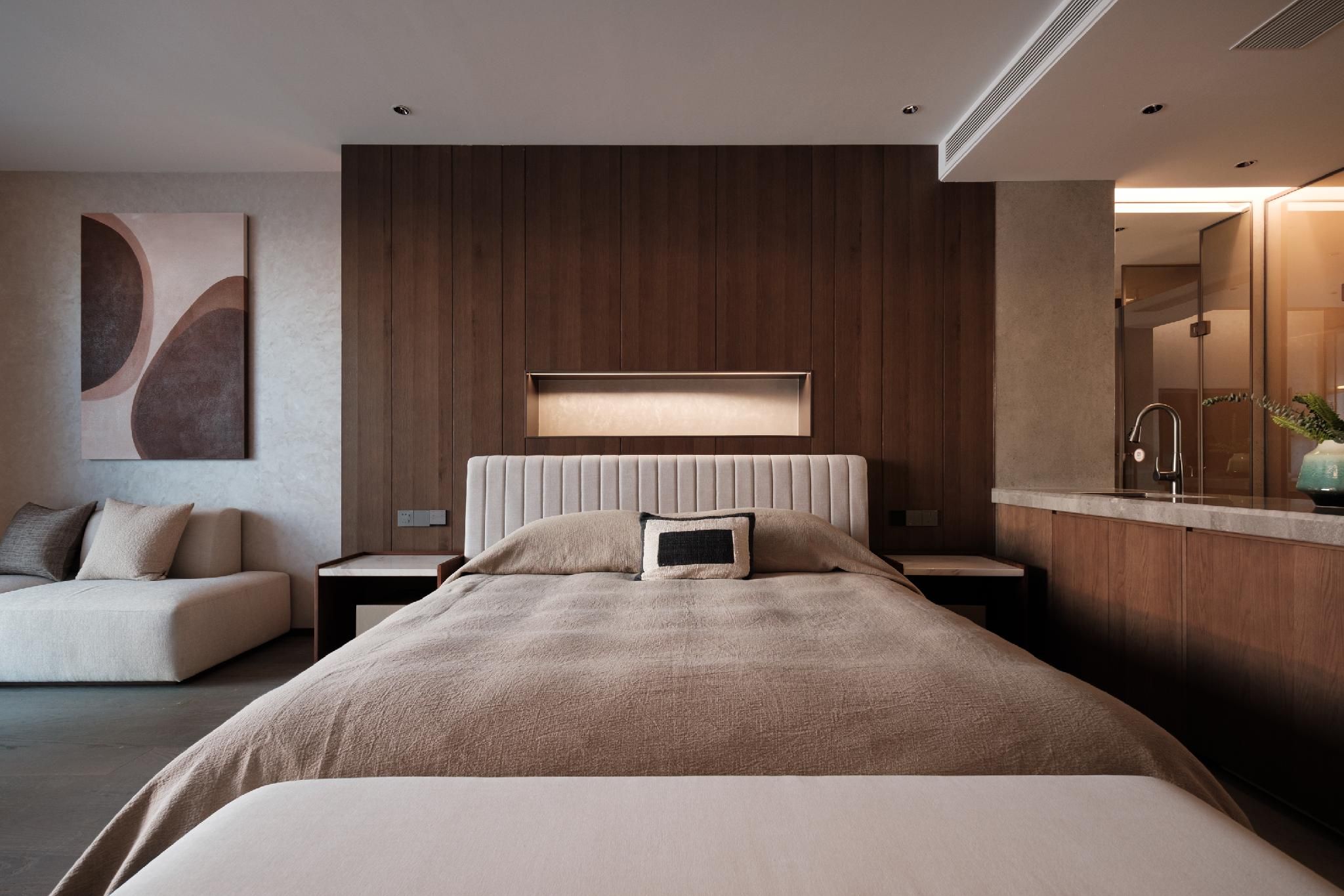 Deluxe King Double Room