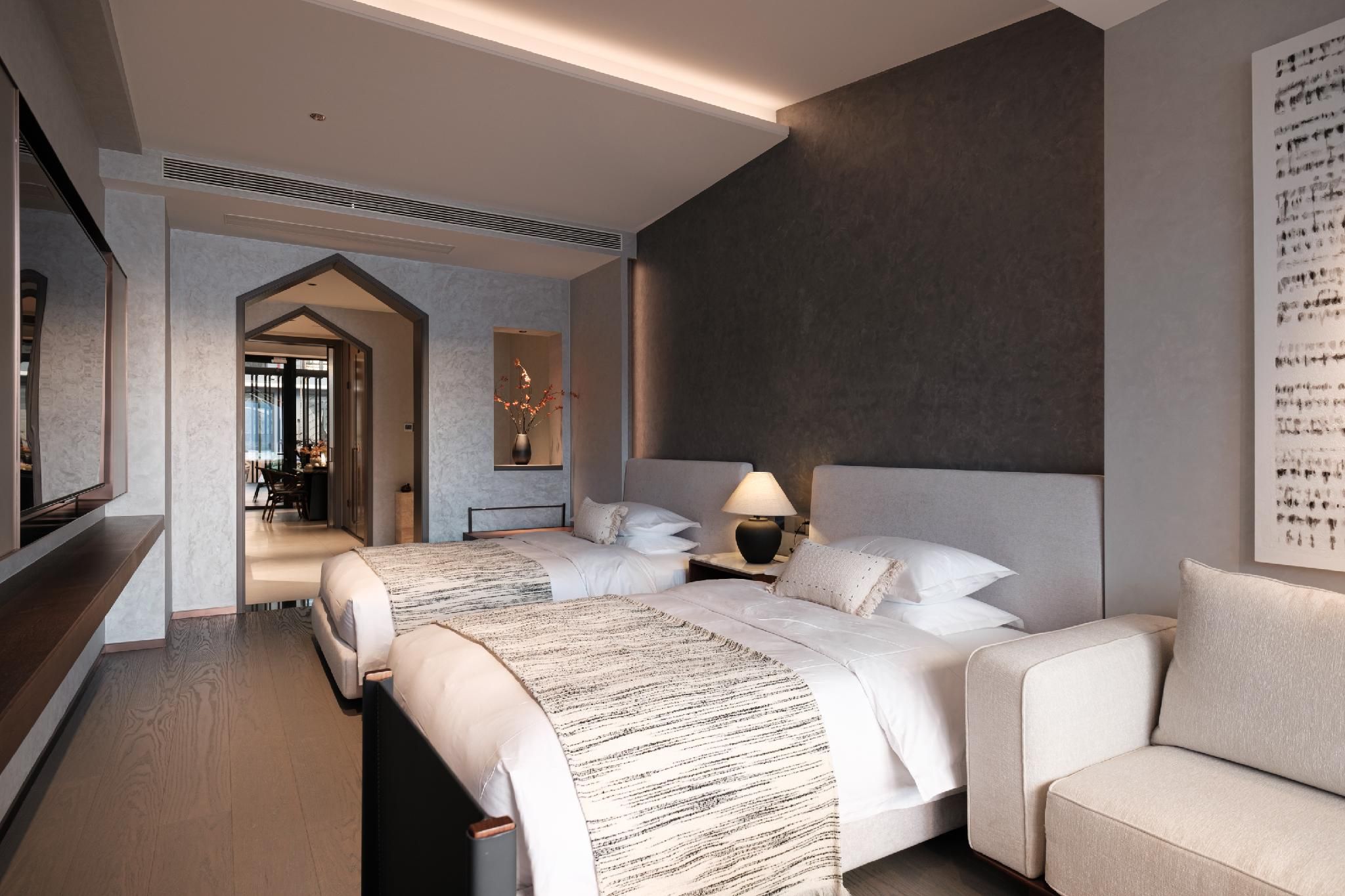 Deluxe Suite with Twin Bed