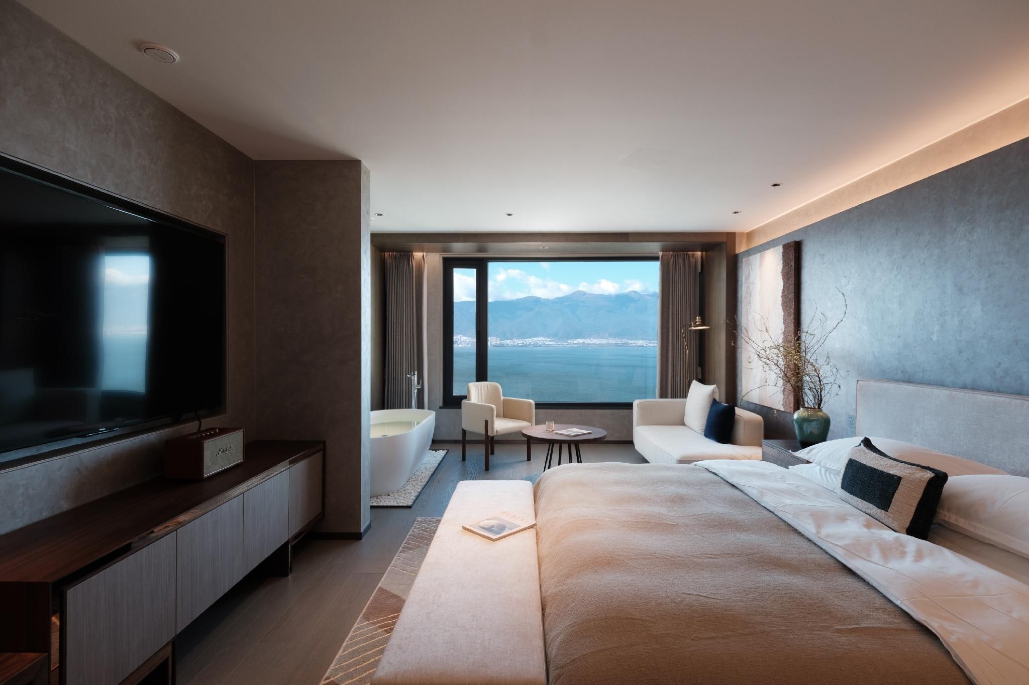 Queen Suite