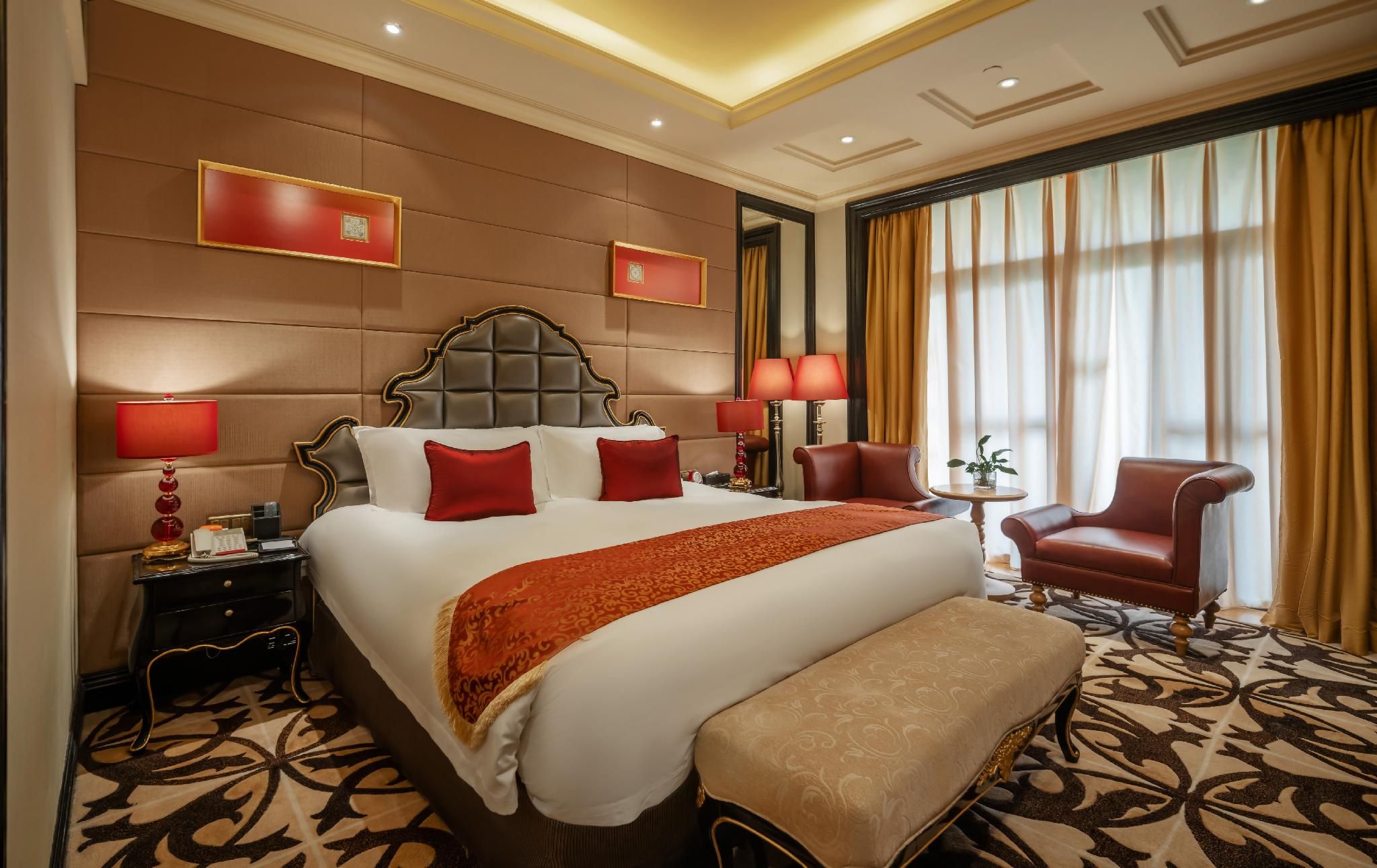 Deluxe Suite