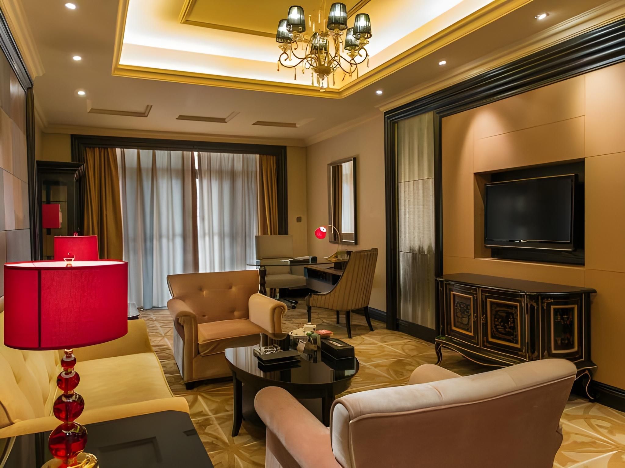 Deluxe Suite