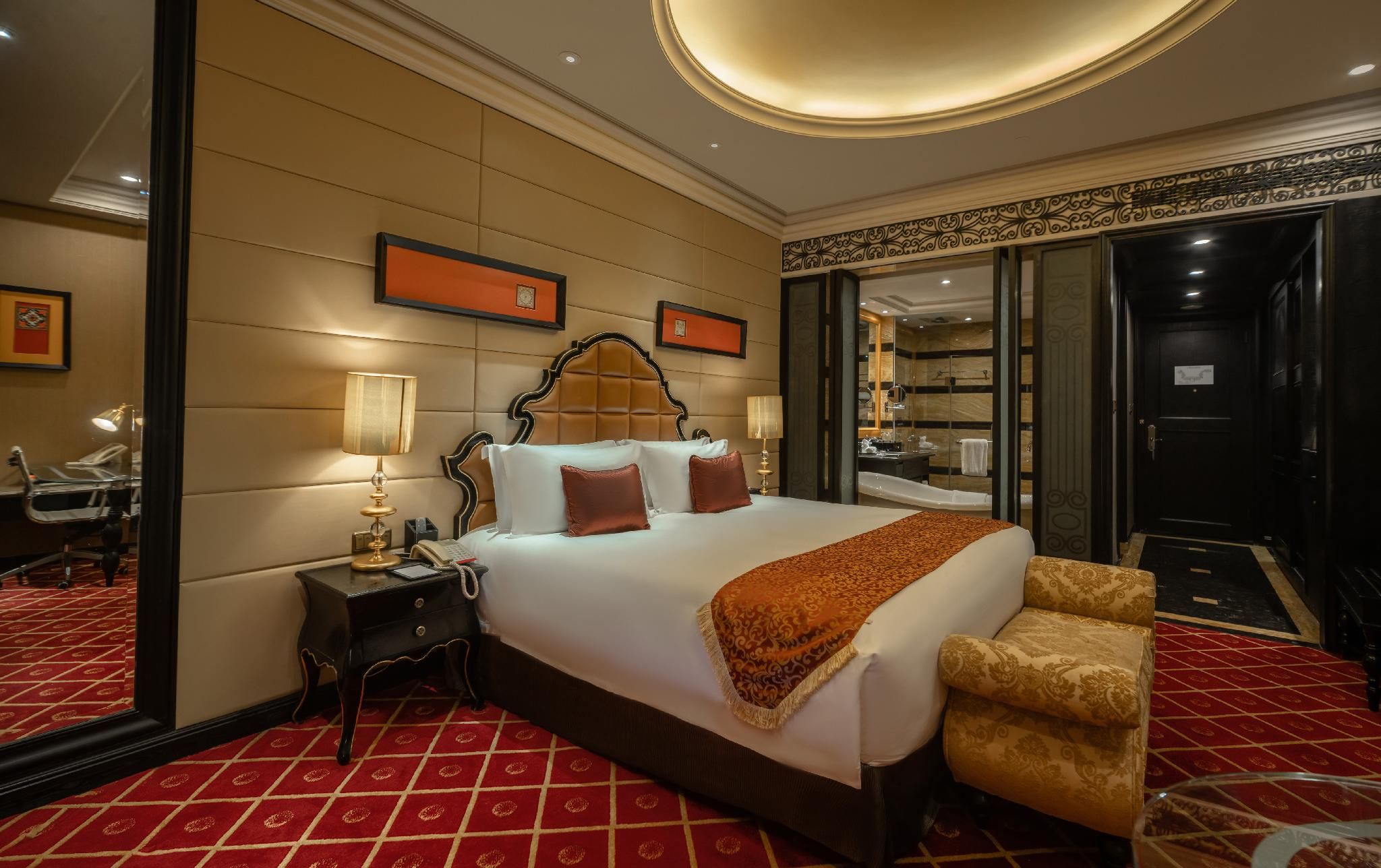Deluxe King Room