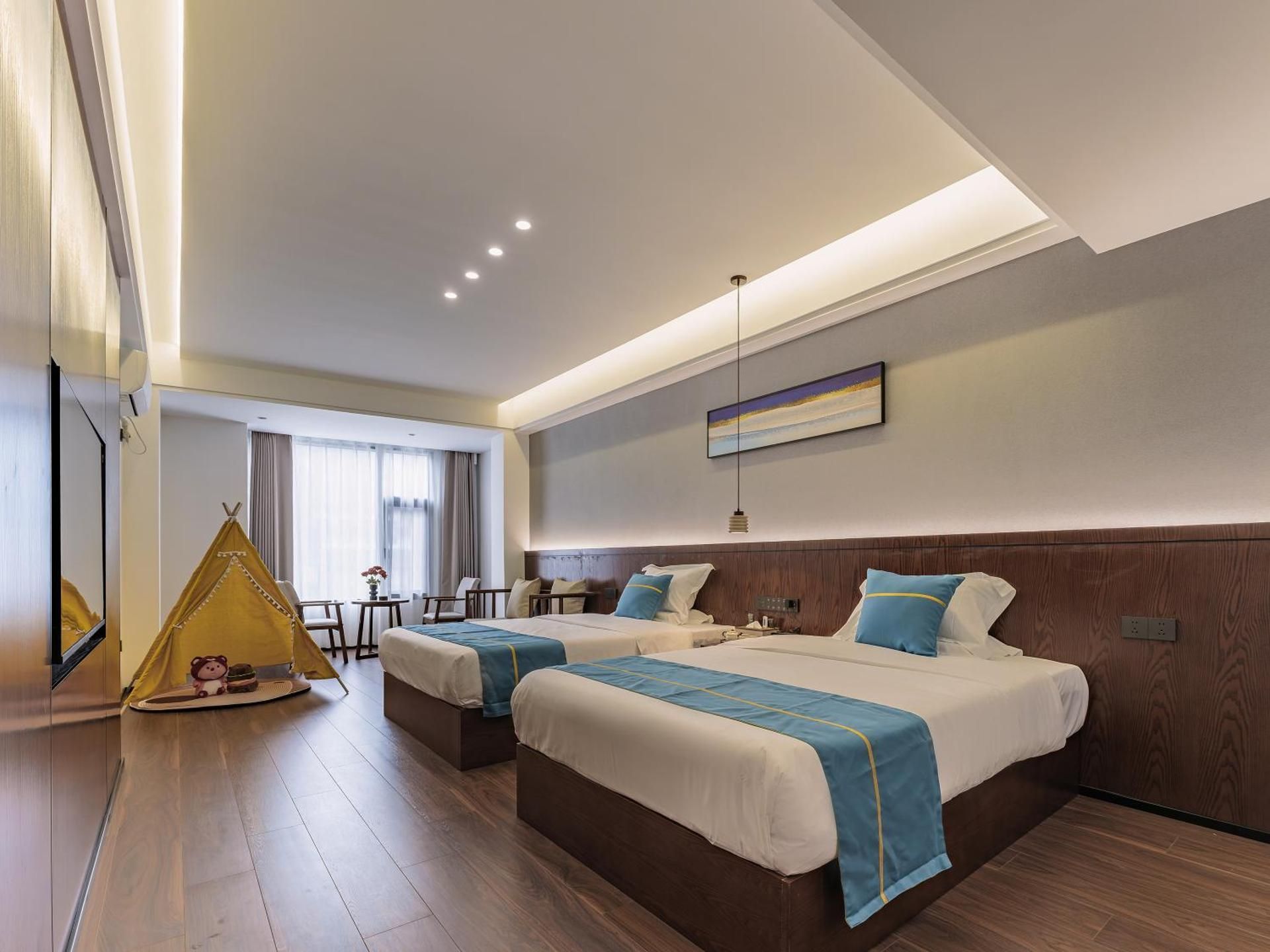 Deluxe Family Suite