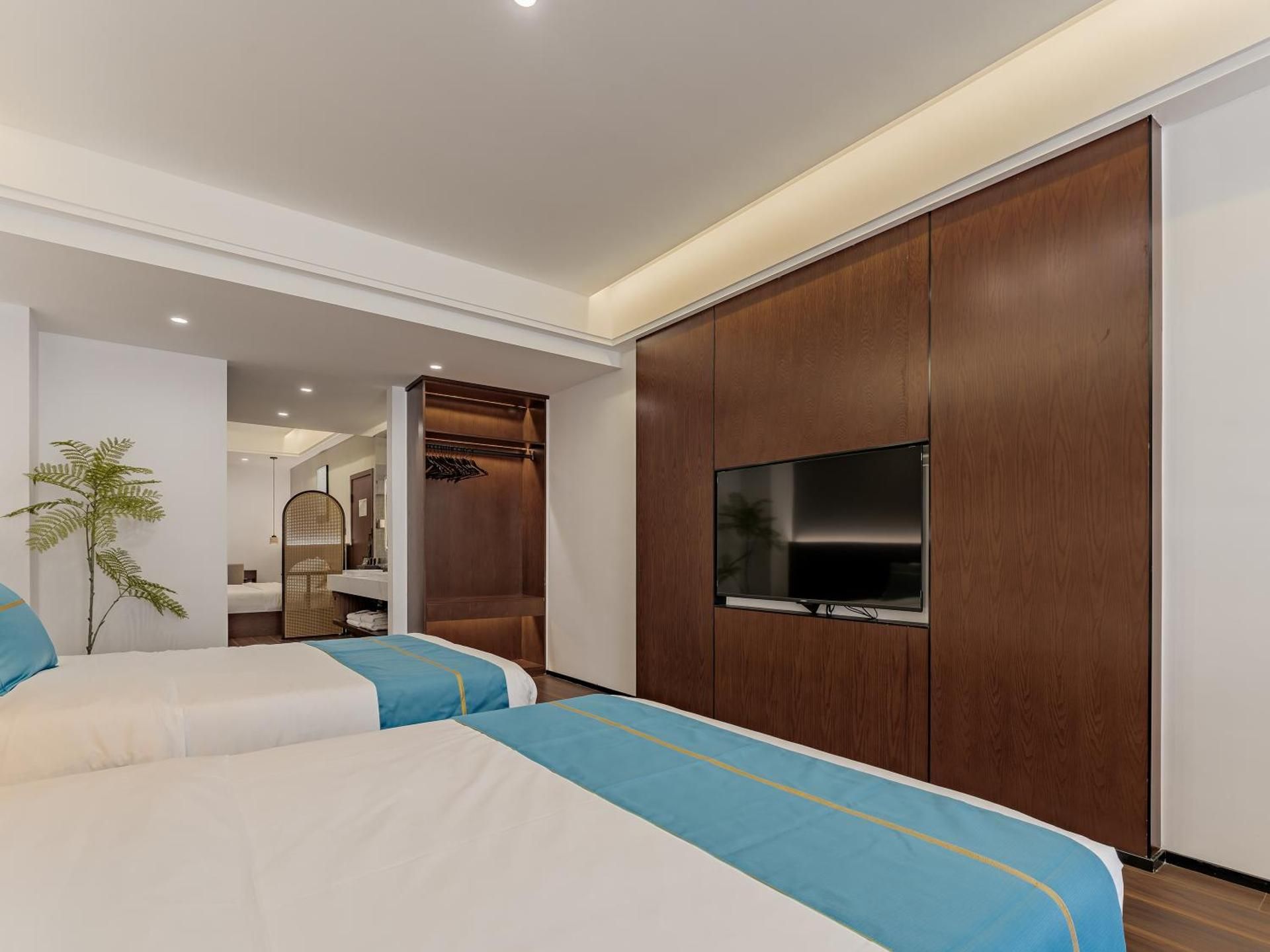 Deluxe Family Suite