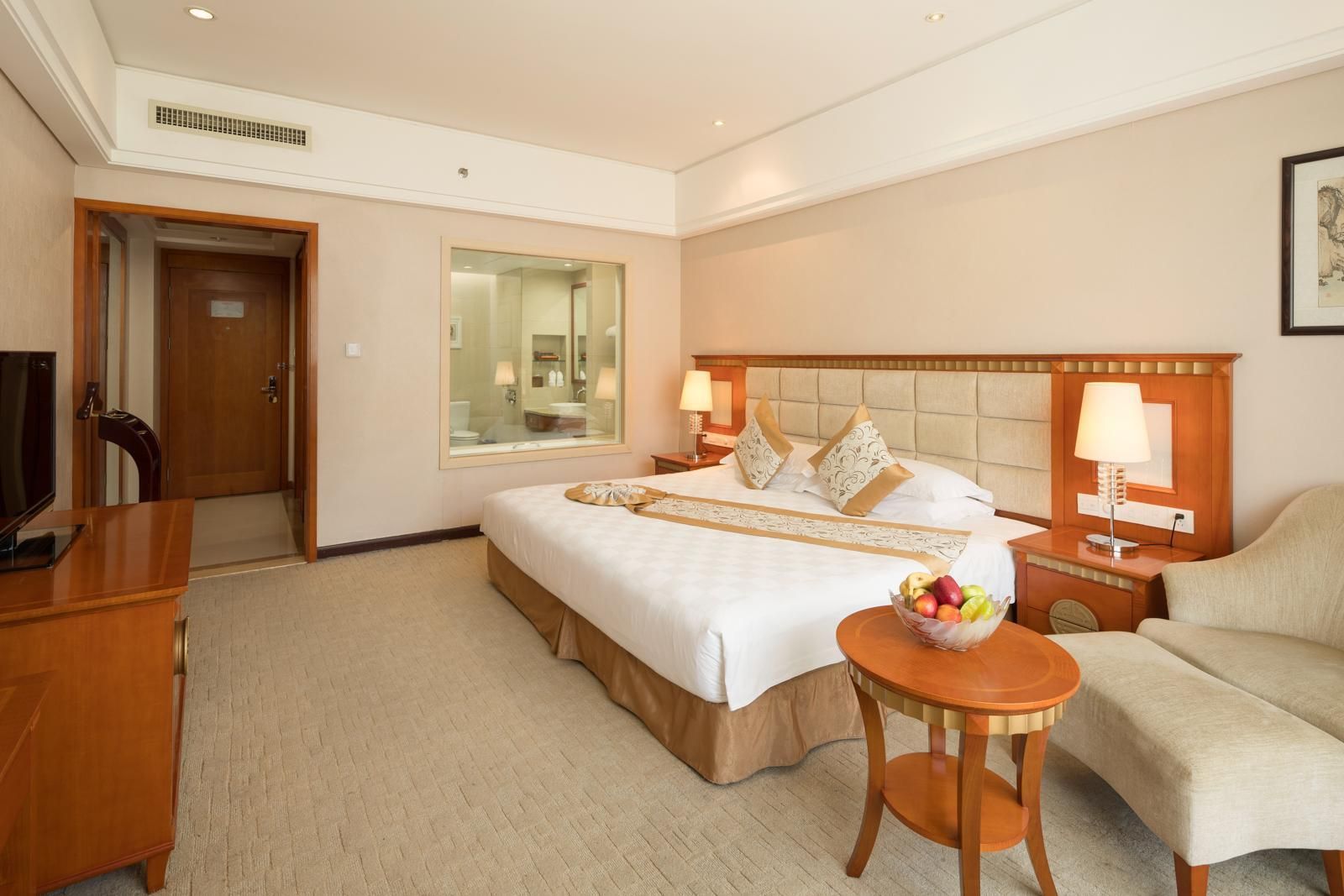 Deluxe One Bed With View