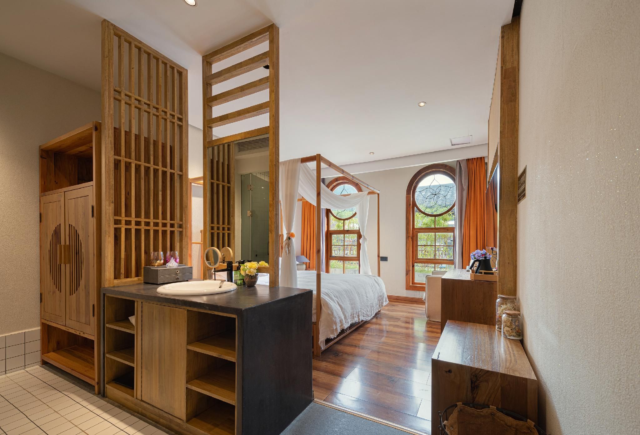 Huazhu - Room With Bed
