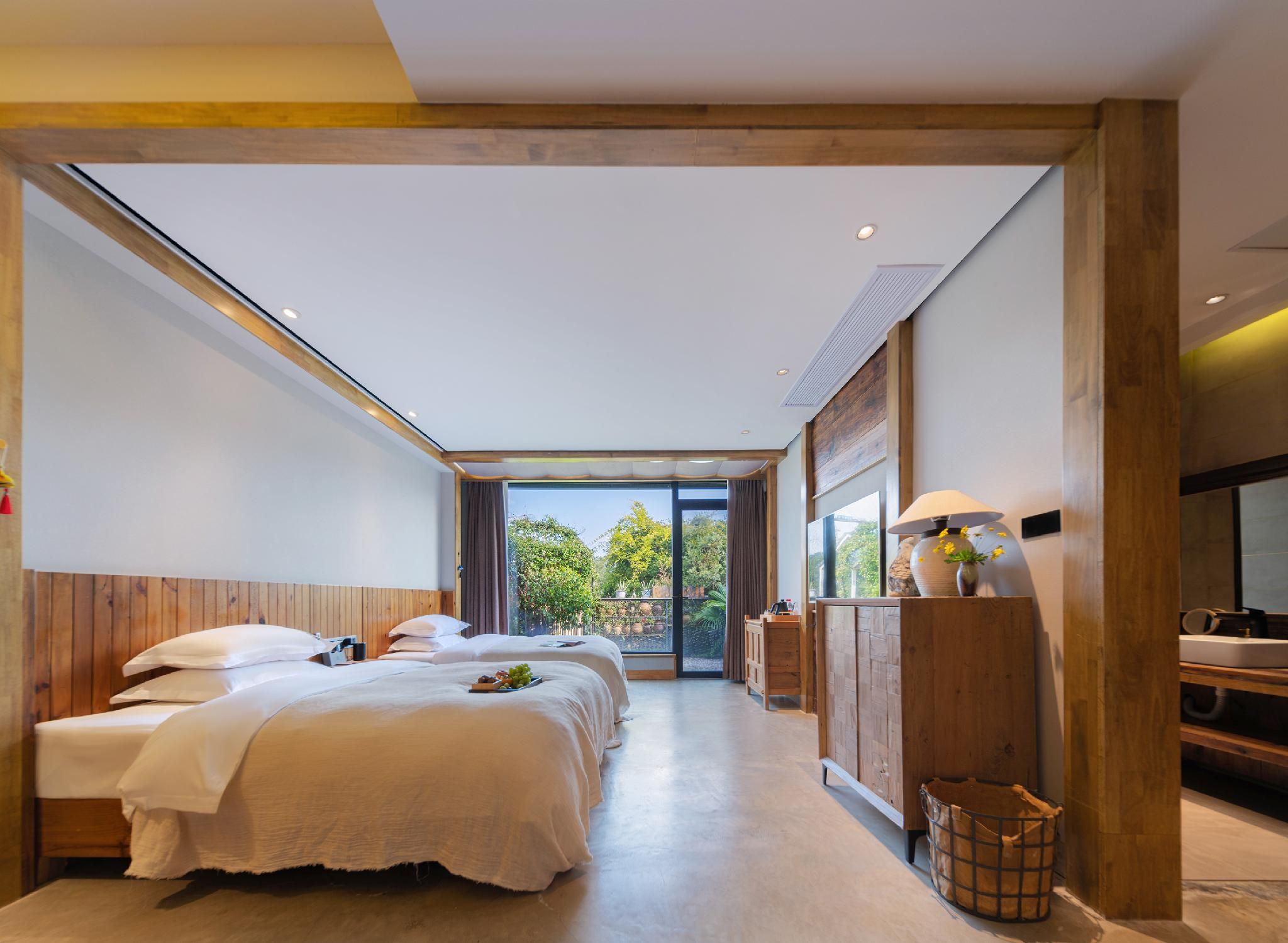 Guest Room - Twin Beds