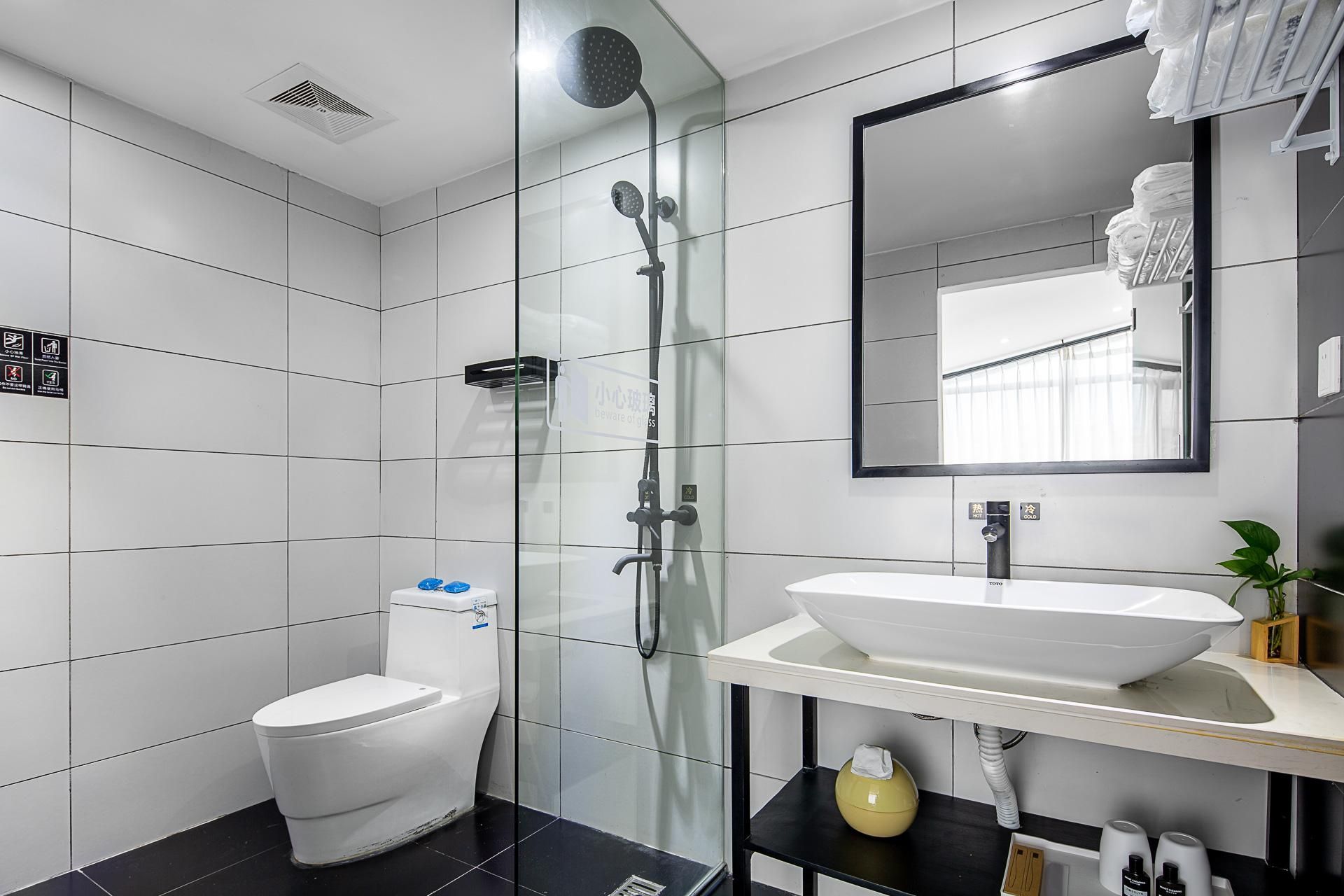 Zhangjiajie No. 31 Homestay Loft Suite with Two Queens 2