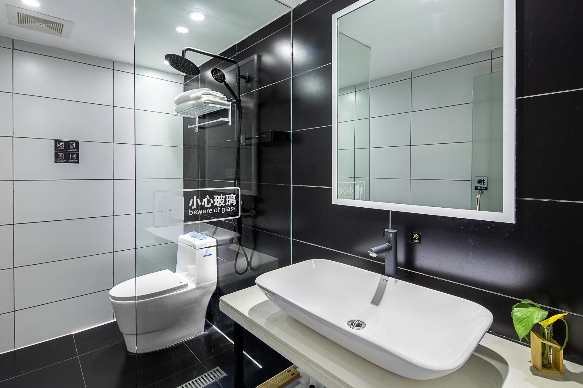 Zhangjiajie No. 31 Homestay Double Room with Window 3