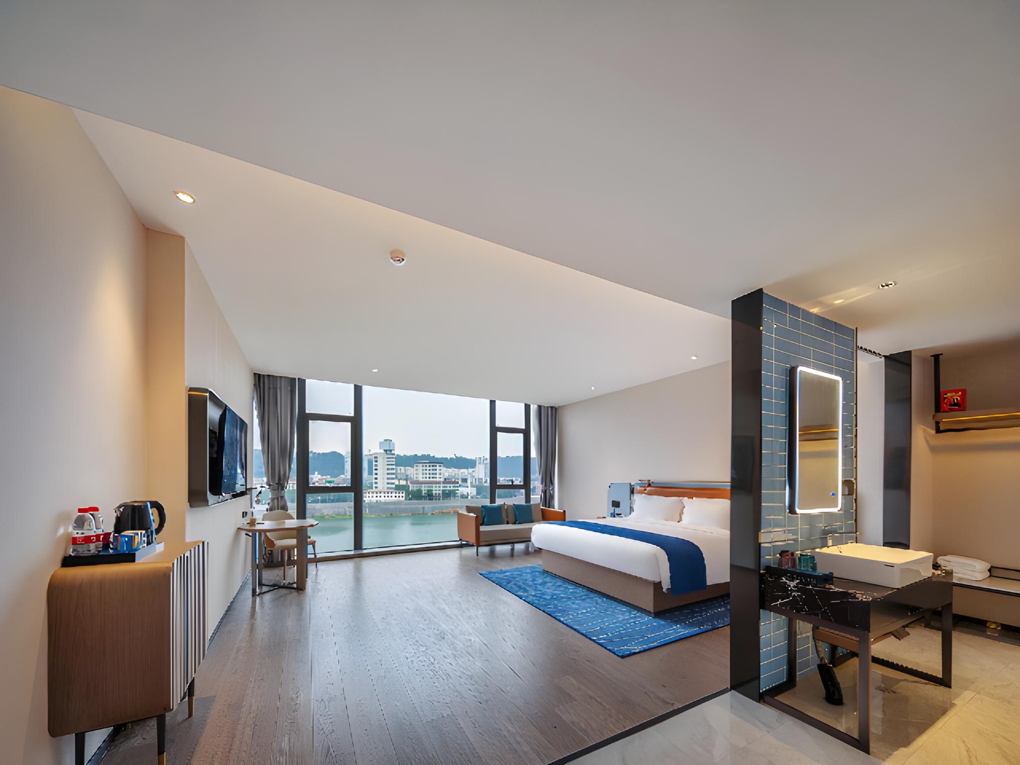 Dossen - Room With River View