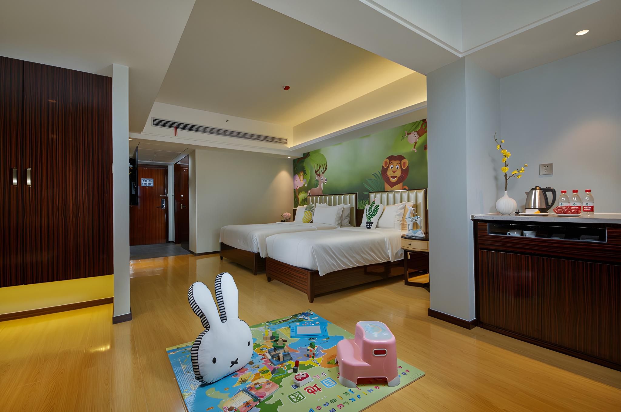 The Hotel V Zhenjiang Jingkou Family Room 3