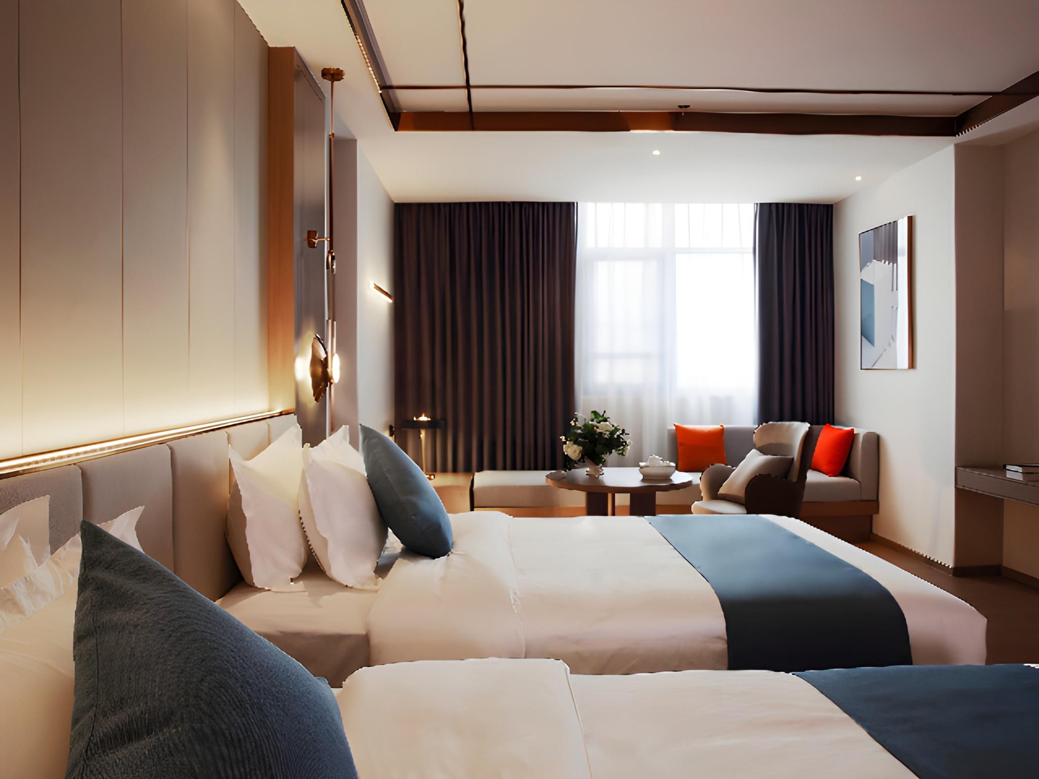 Dossen - Light Luxury Twin Room with City View