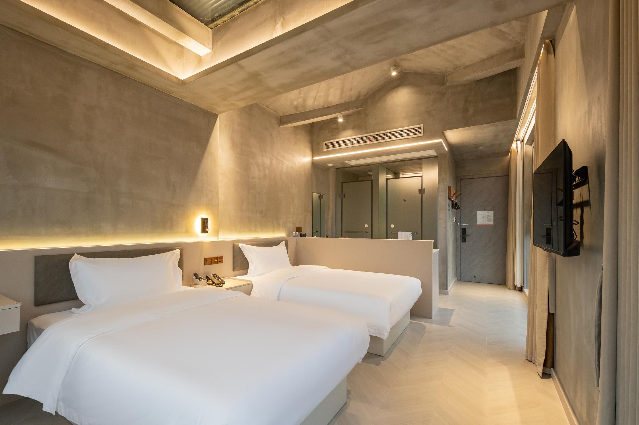 2 Bed Twin Superior Room